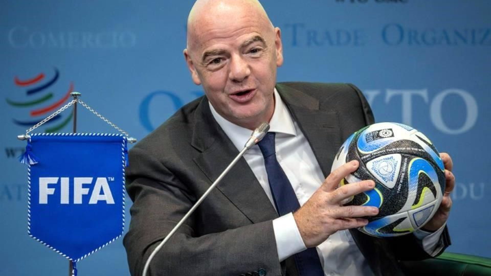 Infantino promete más recursos de la FIFA para el futbol africano