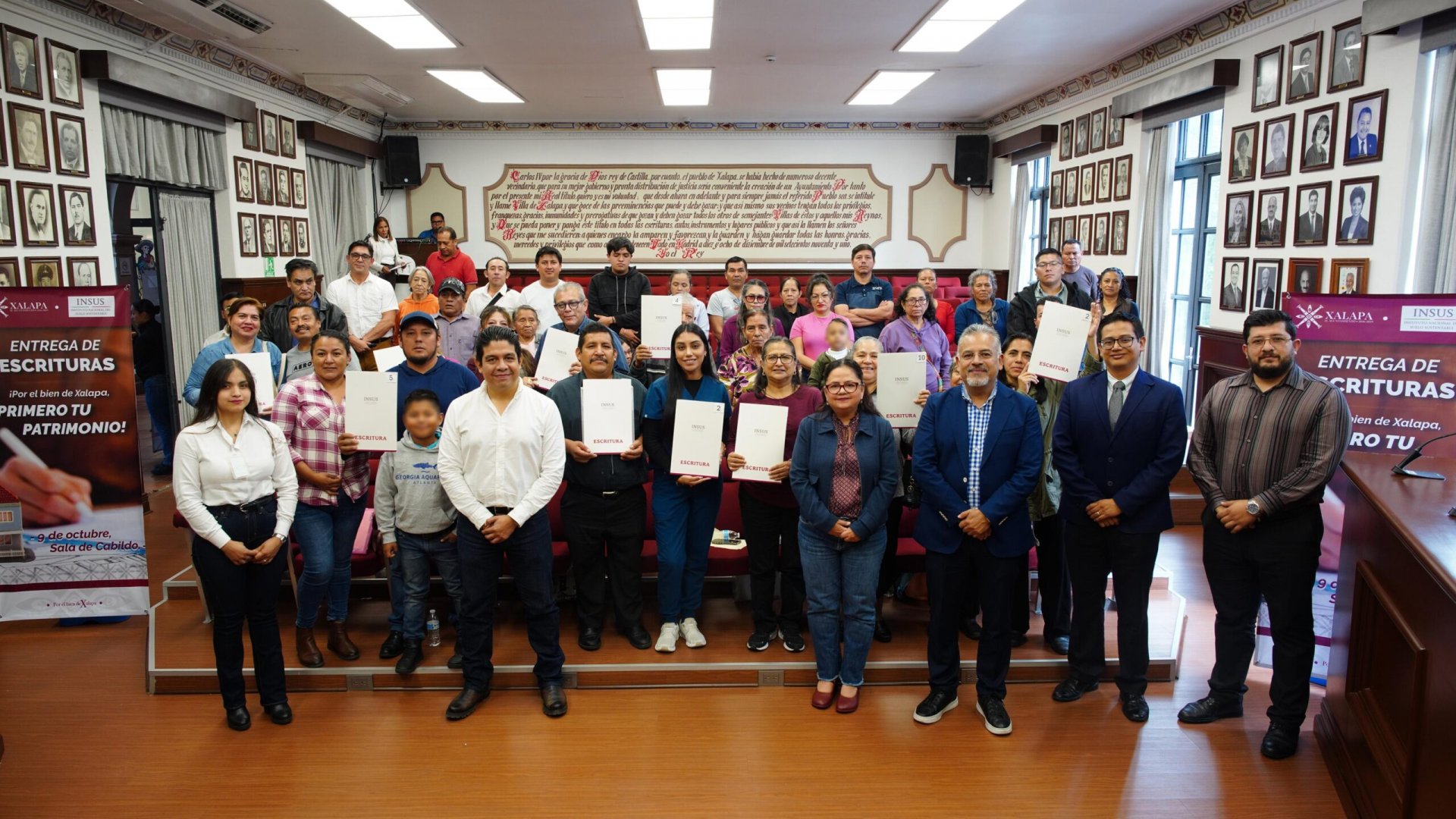 Ayuntamiento de Xalapa entrega escrituras y fortalece la seguridad patrimonial de las familias