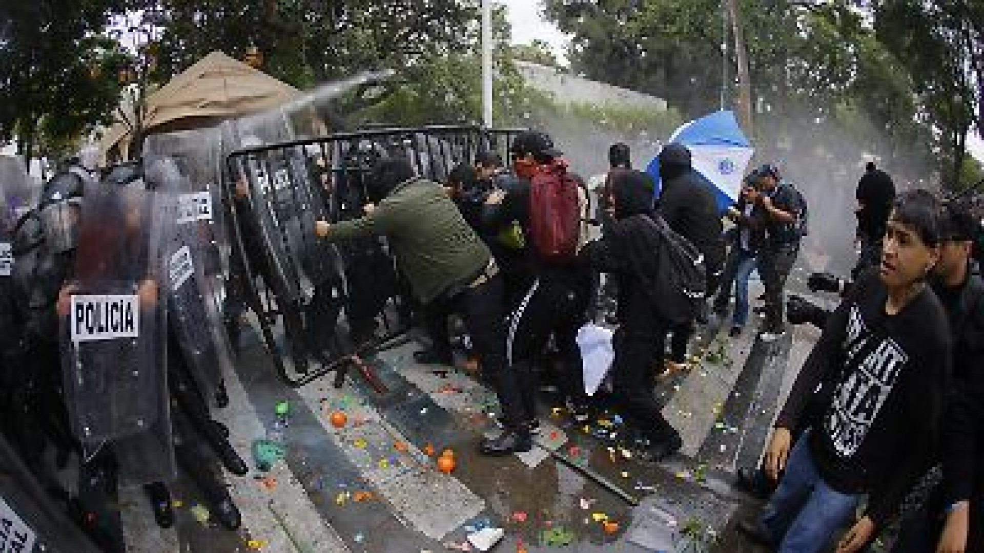 CNDH y Segob investigan abusos policiales durante protesta por agua contaminada en Guadalajara