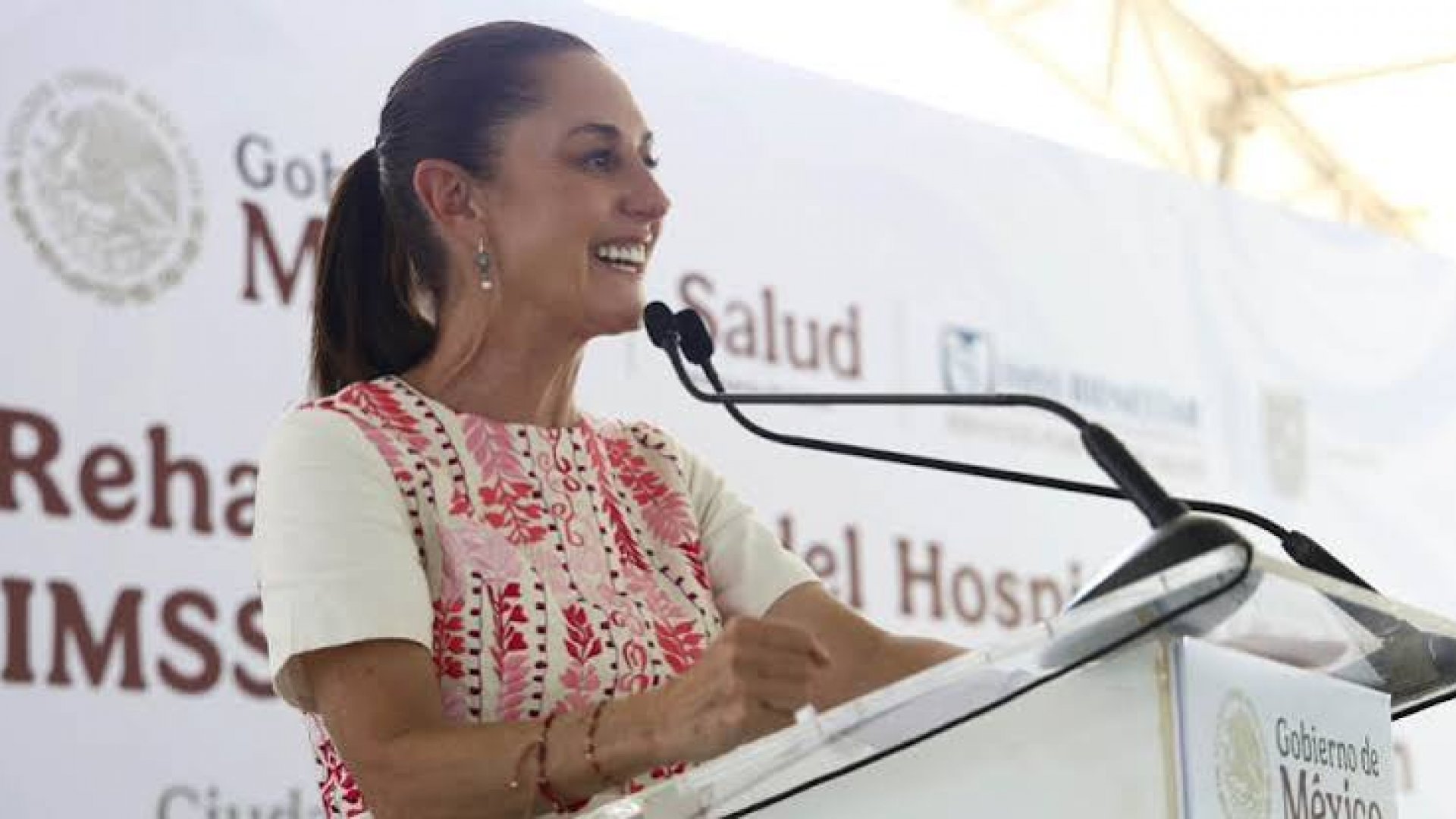 Sheinbaum promete modernizar el sistema de salud y eliminar trabas burocráticas