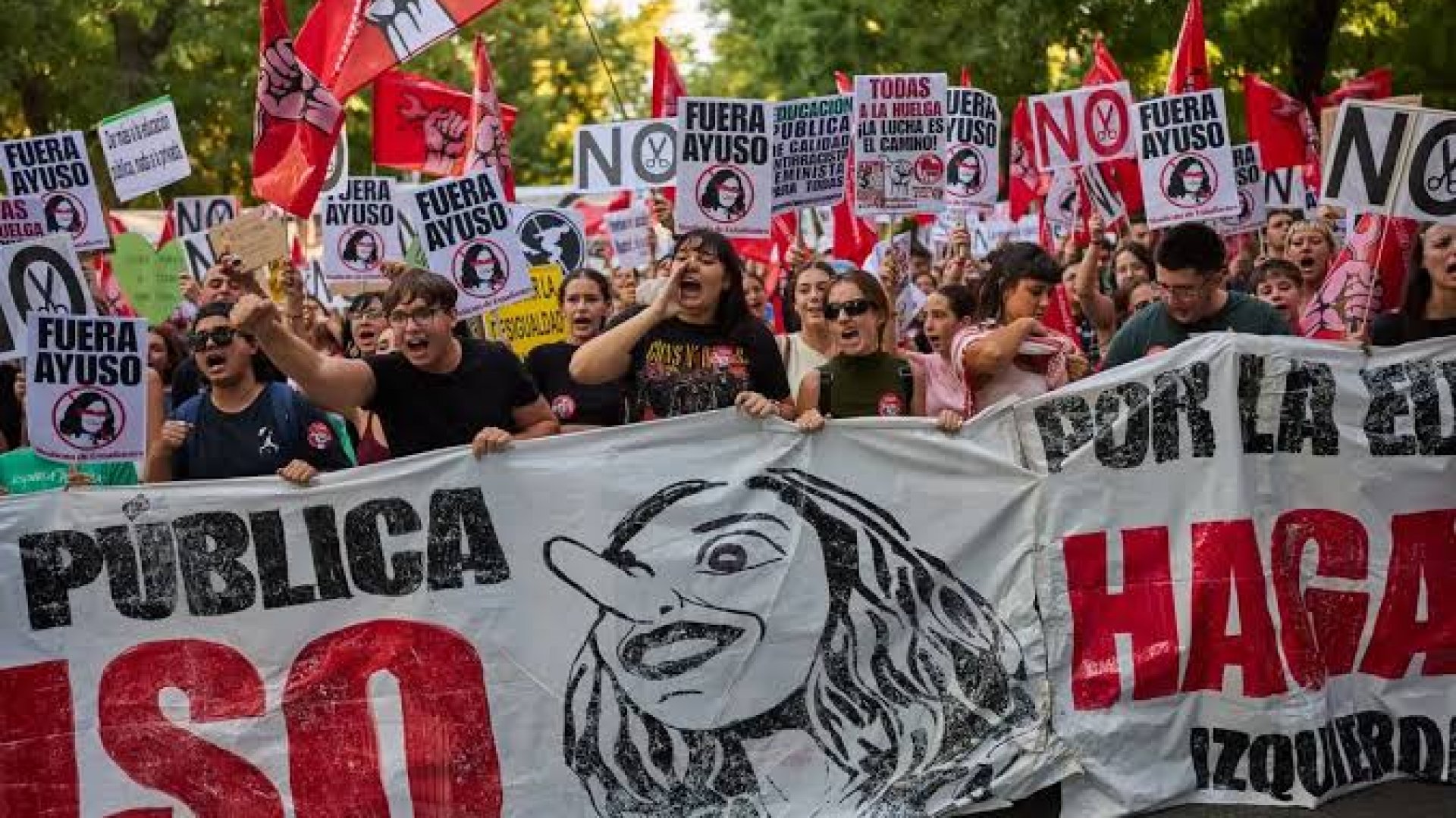 Profesores en Madrid protestan contra Díaz Ayuso para exigir una educación pública de calidad