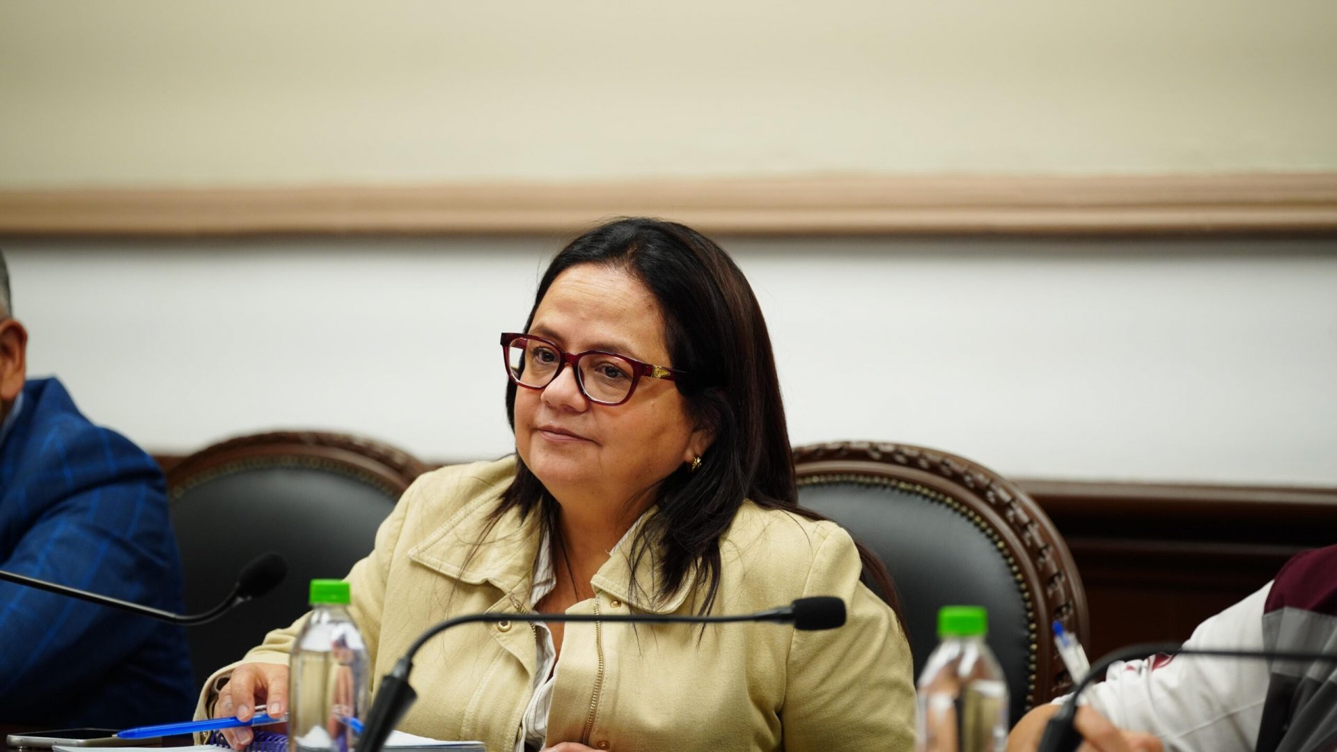 Dialoga Daniela Griego con vecinos afectados por escurrimientos pluviales y acuerdan soluciones