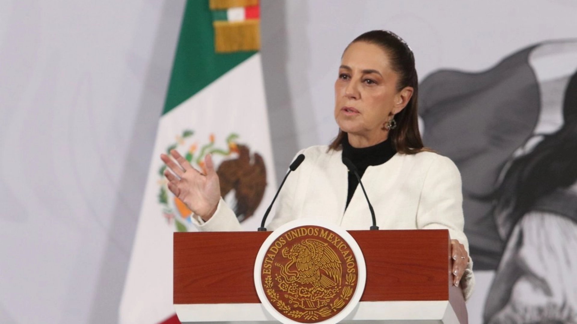 Sheinbaum condena intervención militar en Venezuela y llama al respeto del derecho internacional