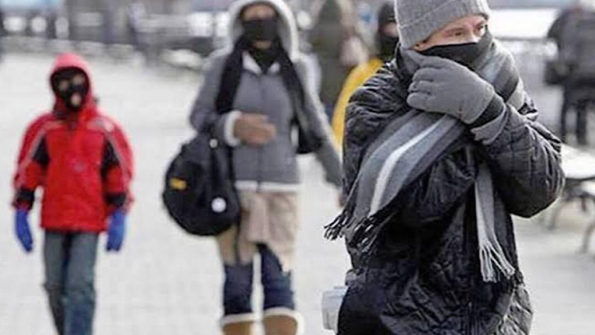 Frente frío mantiene ambiente gélido y lluvias en diversas regiones del país este sábado