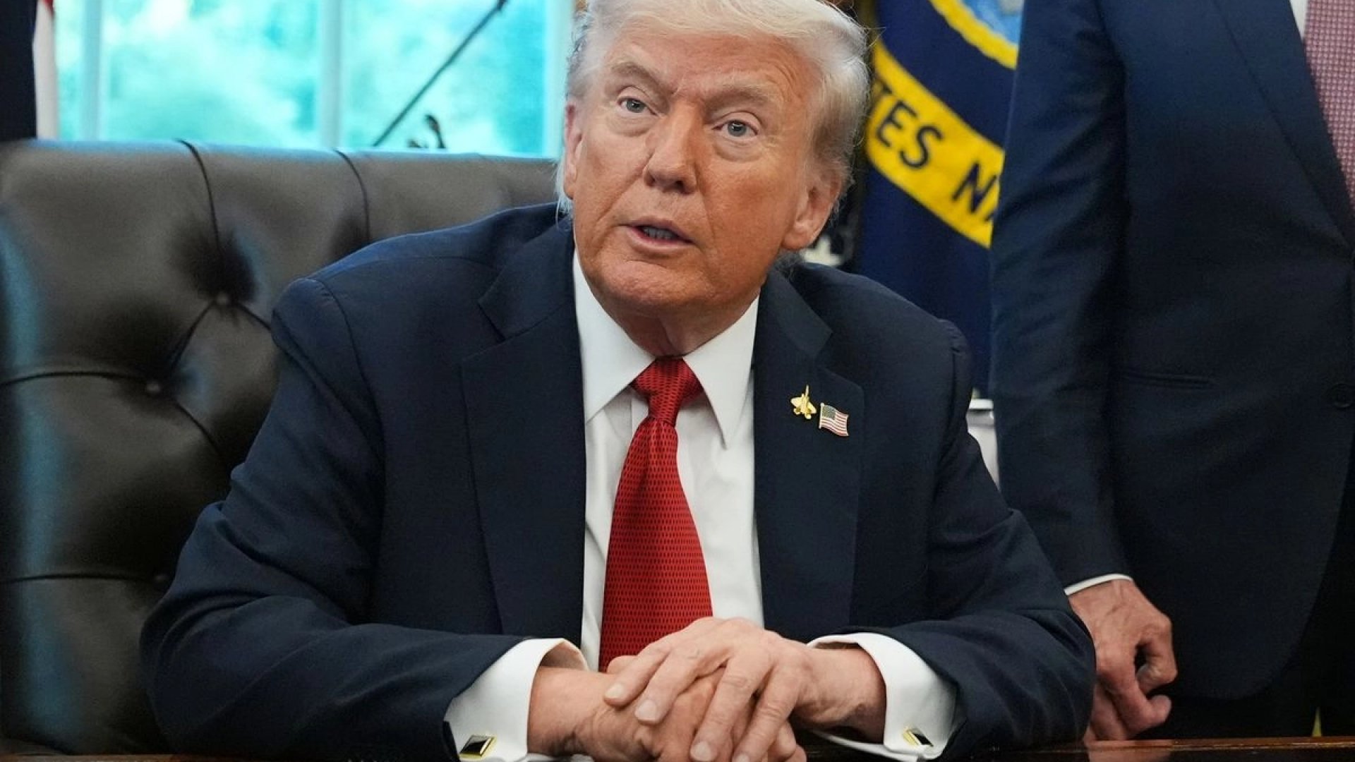Trump amenaza a Colombia y afirma que Cuba “está a punto de caer”