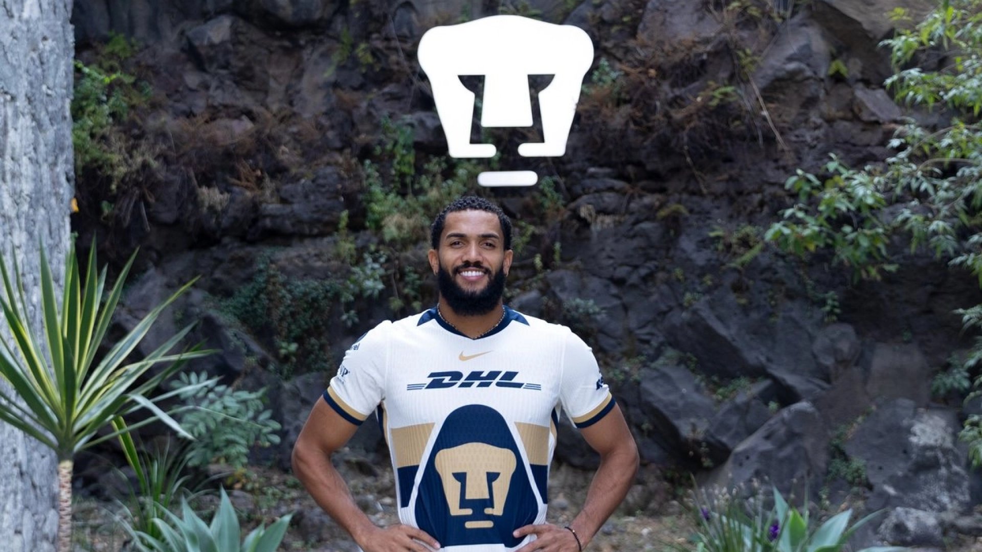 El brasileño Juninho Vieira llega a la CDMX para reportar con Pumas