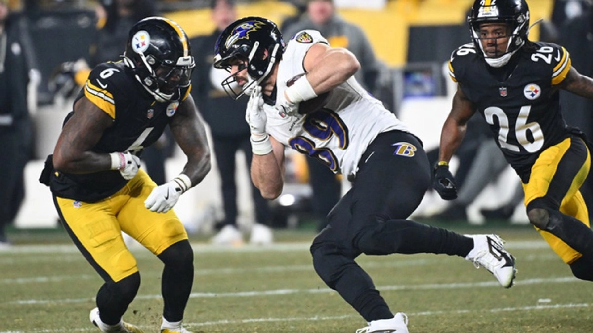 Rodgers y los Acereros ganan la AFC Norte tras vencer a Cuervos 26-24