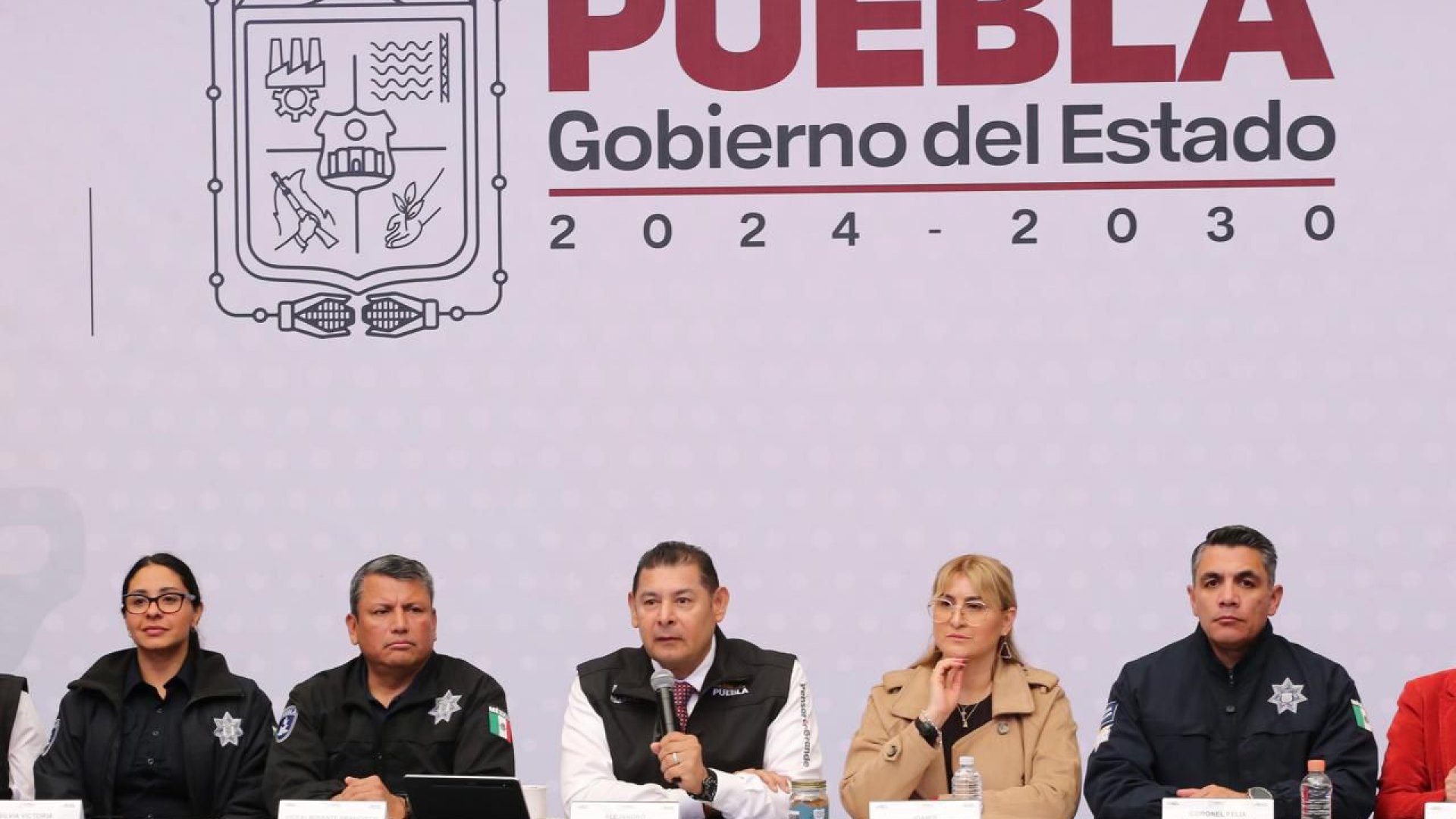 Llama Gobierno Estatal a sumar esfuerzos a favor de la seguridad de las familias en Puebla