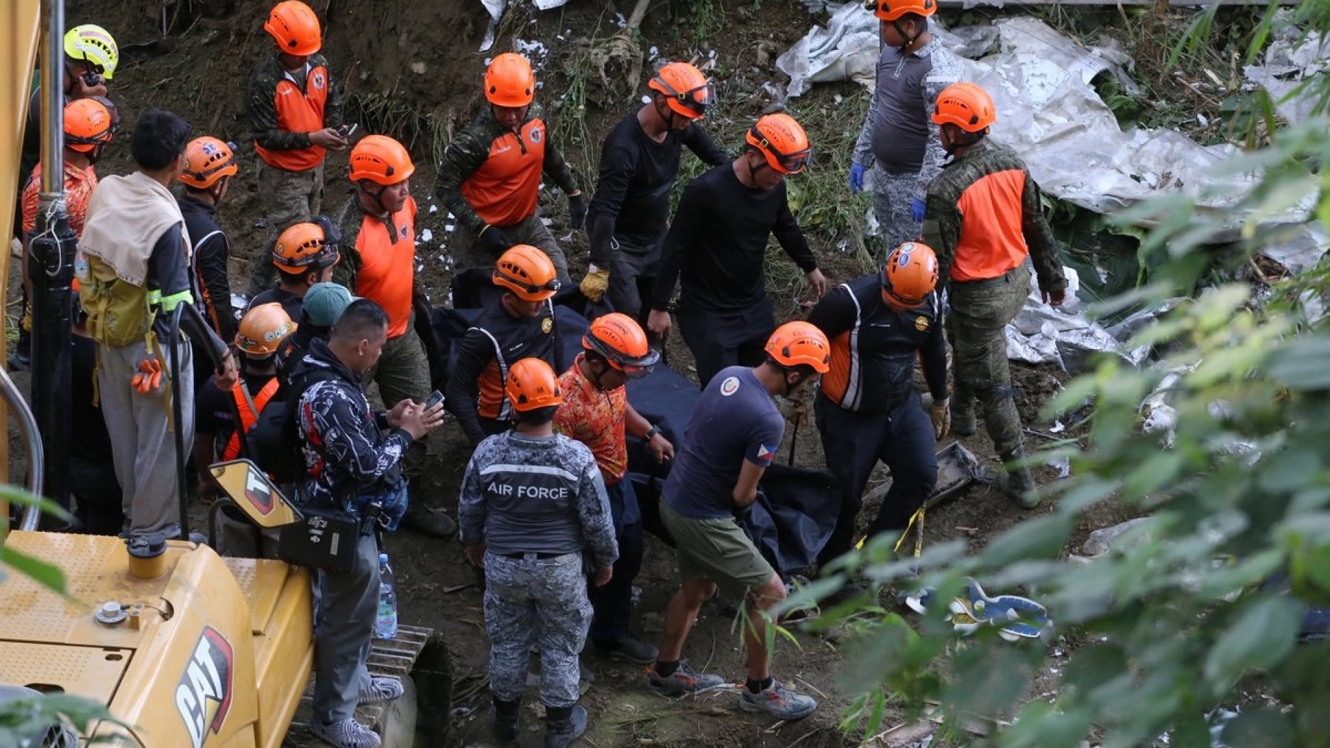 Colapso de vertedero en Filipinas deja dos muertos y decenas de desaparecidos