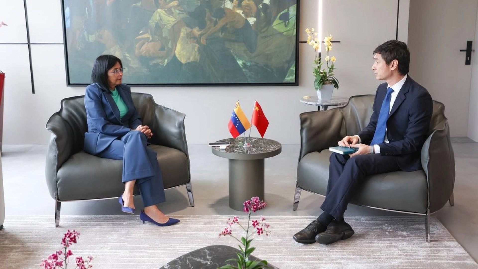 Estados Unidos envía a su encargado de negocios a Caracas para explorar reapertura de embajada