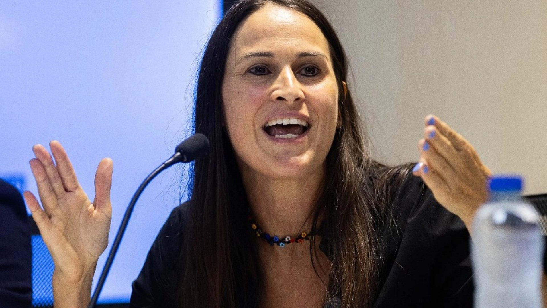 Especialista afirma que Estados Unidos vive una crisis y pérdida de hegemonía