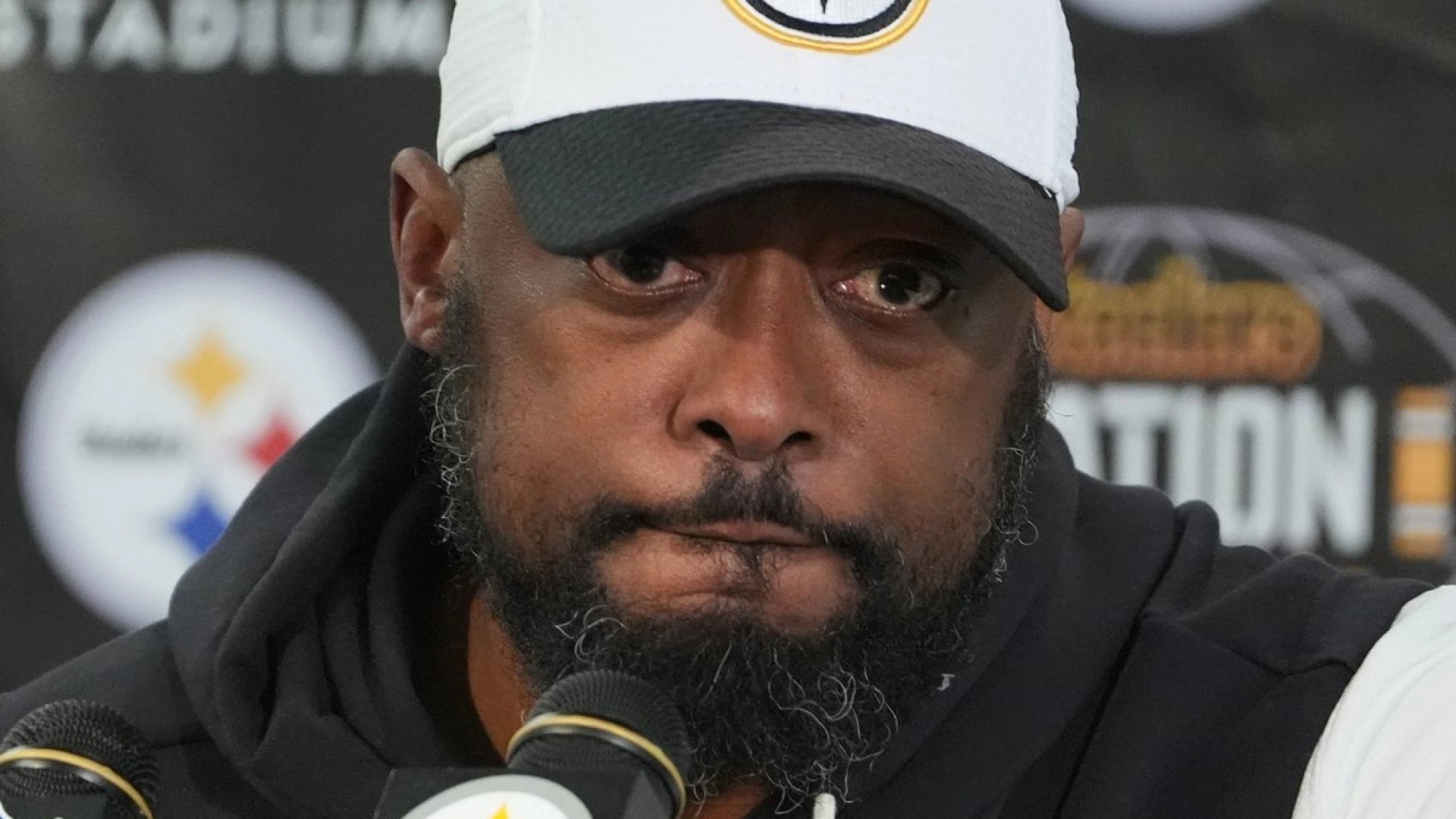 Termina la era de Mike Tomlin con Pittsburgh tras 19 años; renuncia como entrenador en jefe