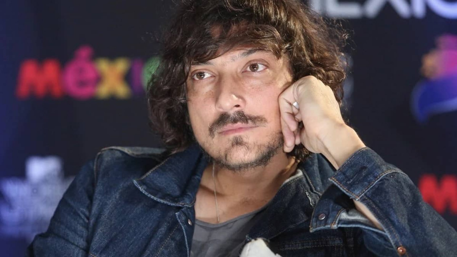 León Larregui defiende a México y arremete contra Estados Unidos
