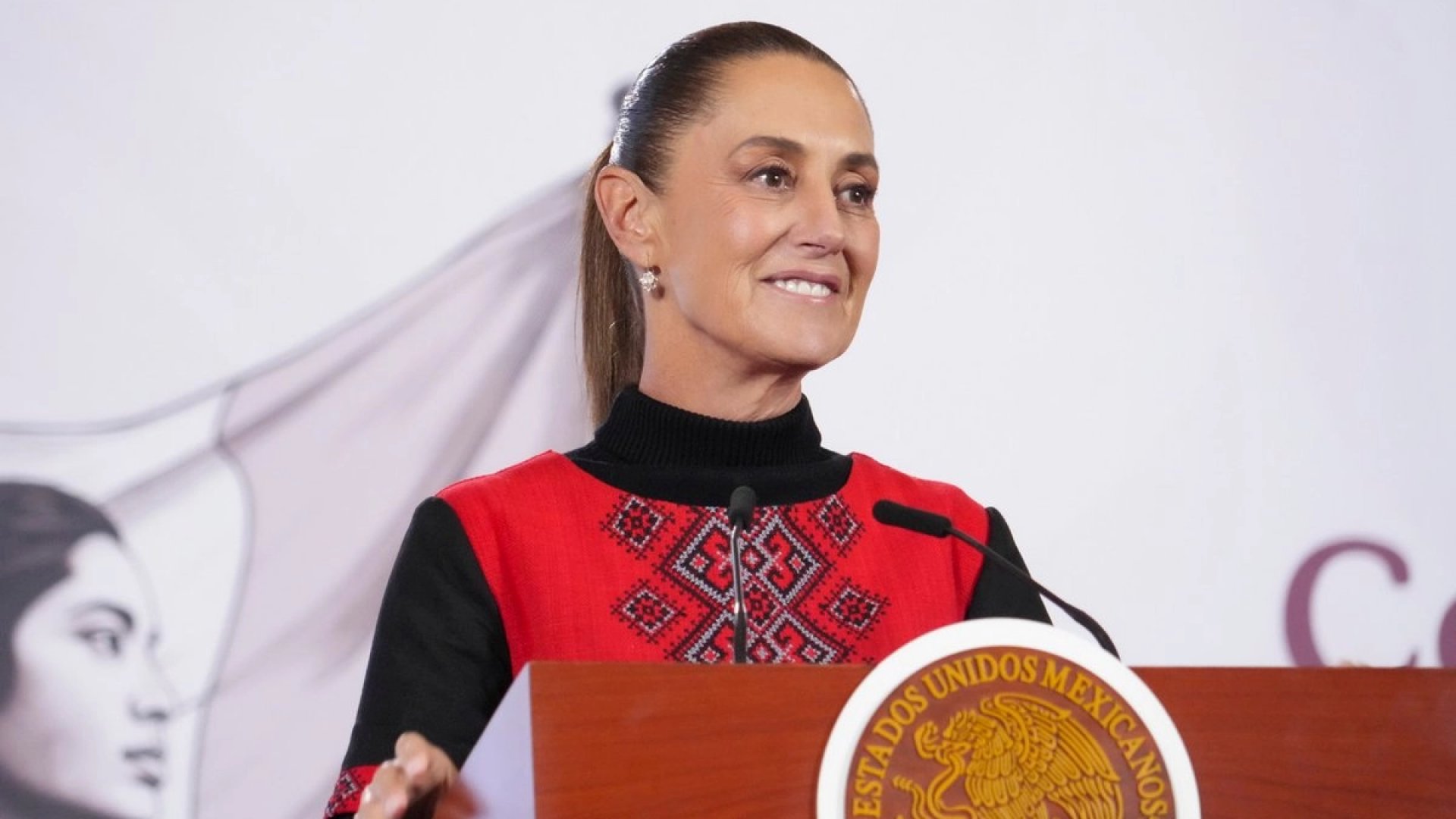 Sheinbaum instruye a Rosa Icela Rodríguez sondear posible visita del Papa León XIV a México