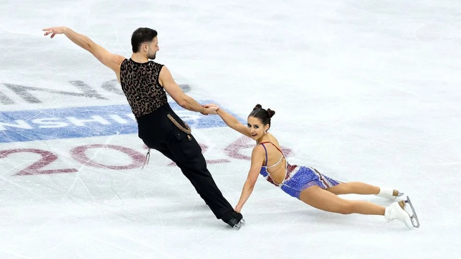Lewis Gibson propone permitir parejas del mismo sexo en el patinaje artístico internacional