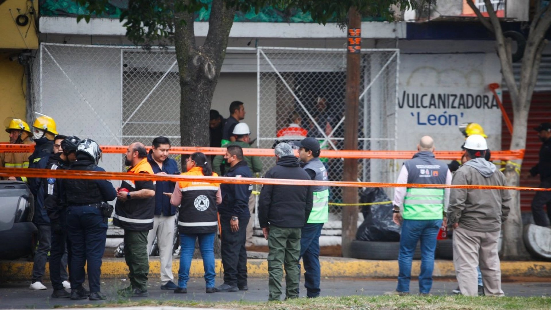 Pemex y gobierno de la CDMX aseguran toma clandestina de turbosina en Azcapotzalco