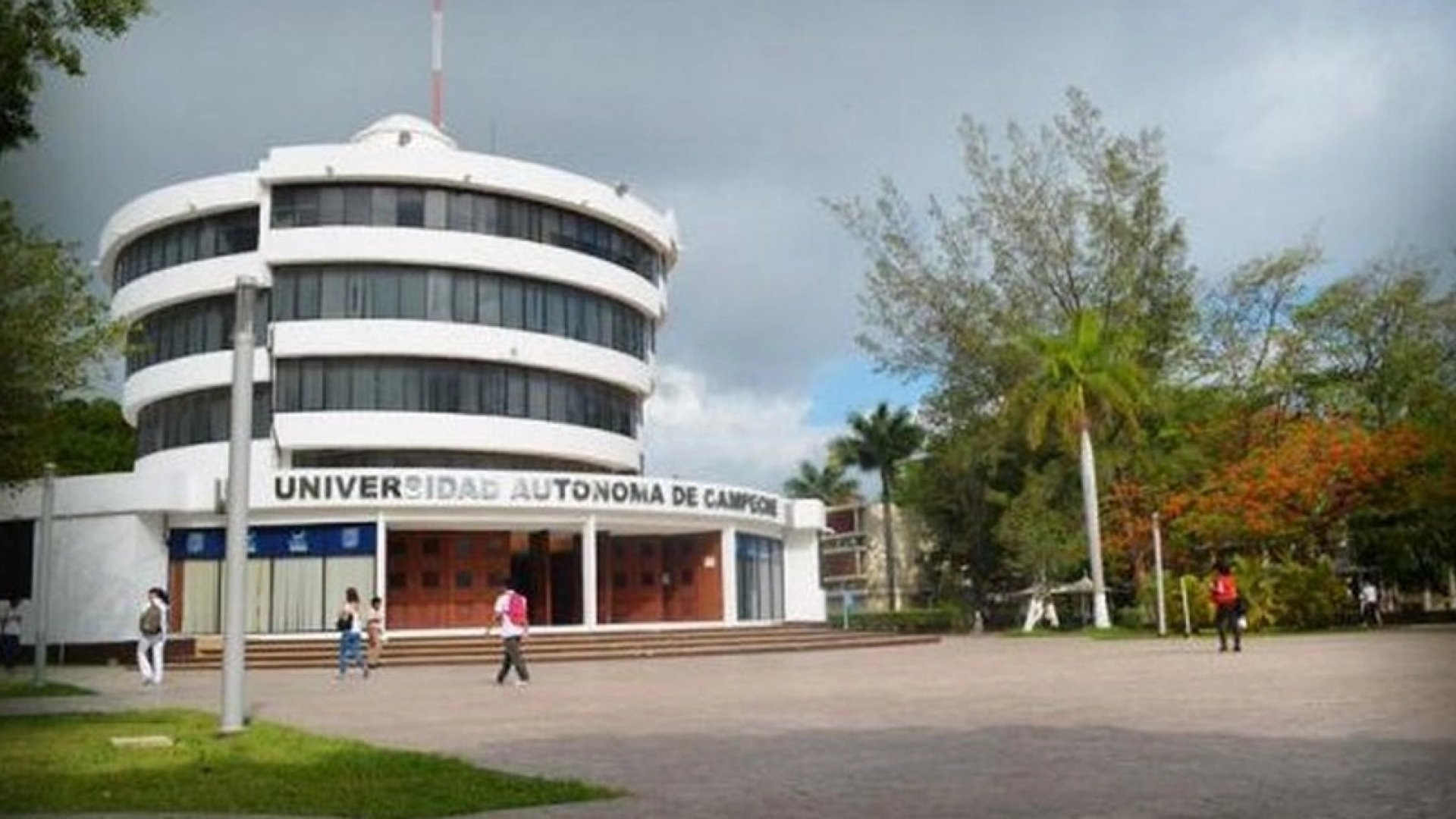 Vinculan a proceso a exrector de la Uacam por narcomenudeo; promoverá amparo