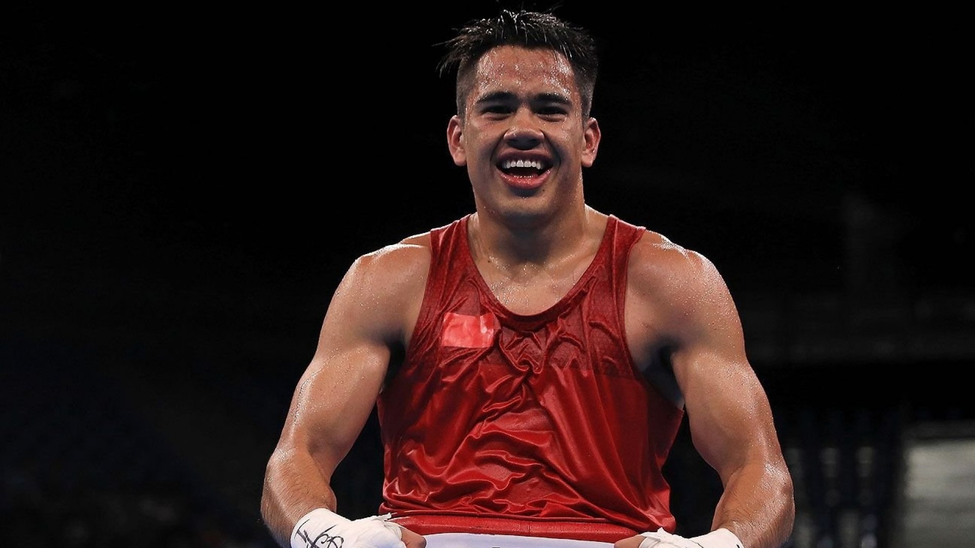 Chino Rodríguez triunfa por nocaut técnico en el debut de Zuffa Boxing
