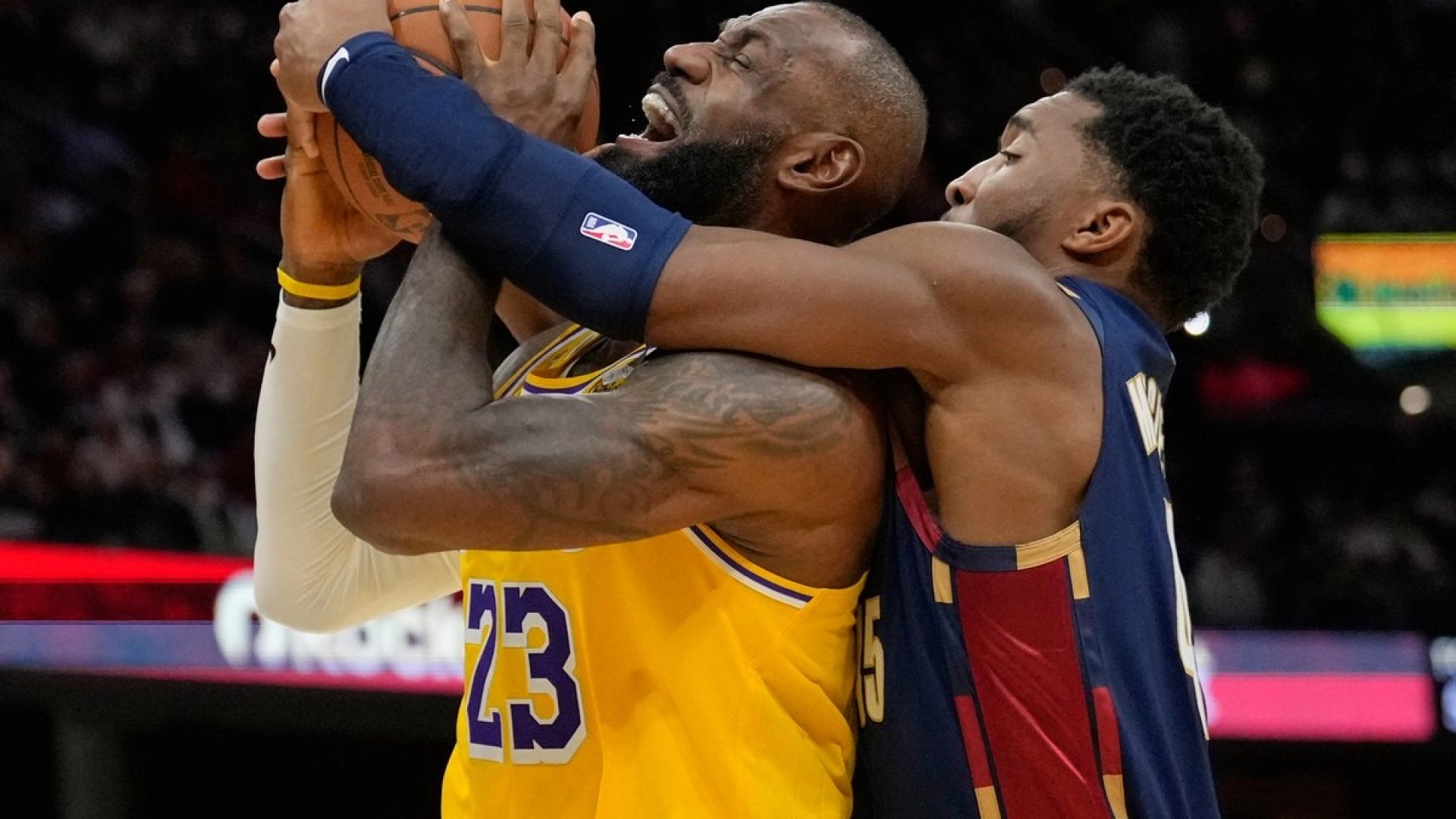 Cavaliers arruinan regreso de LeBron James a Cleveland con victoria sobre Lakers