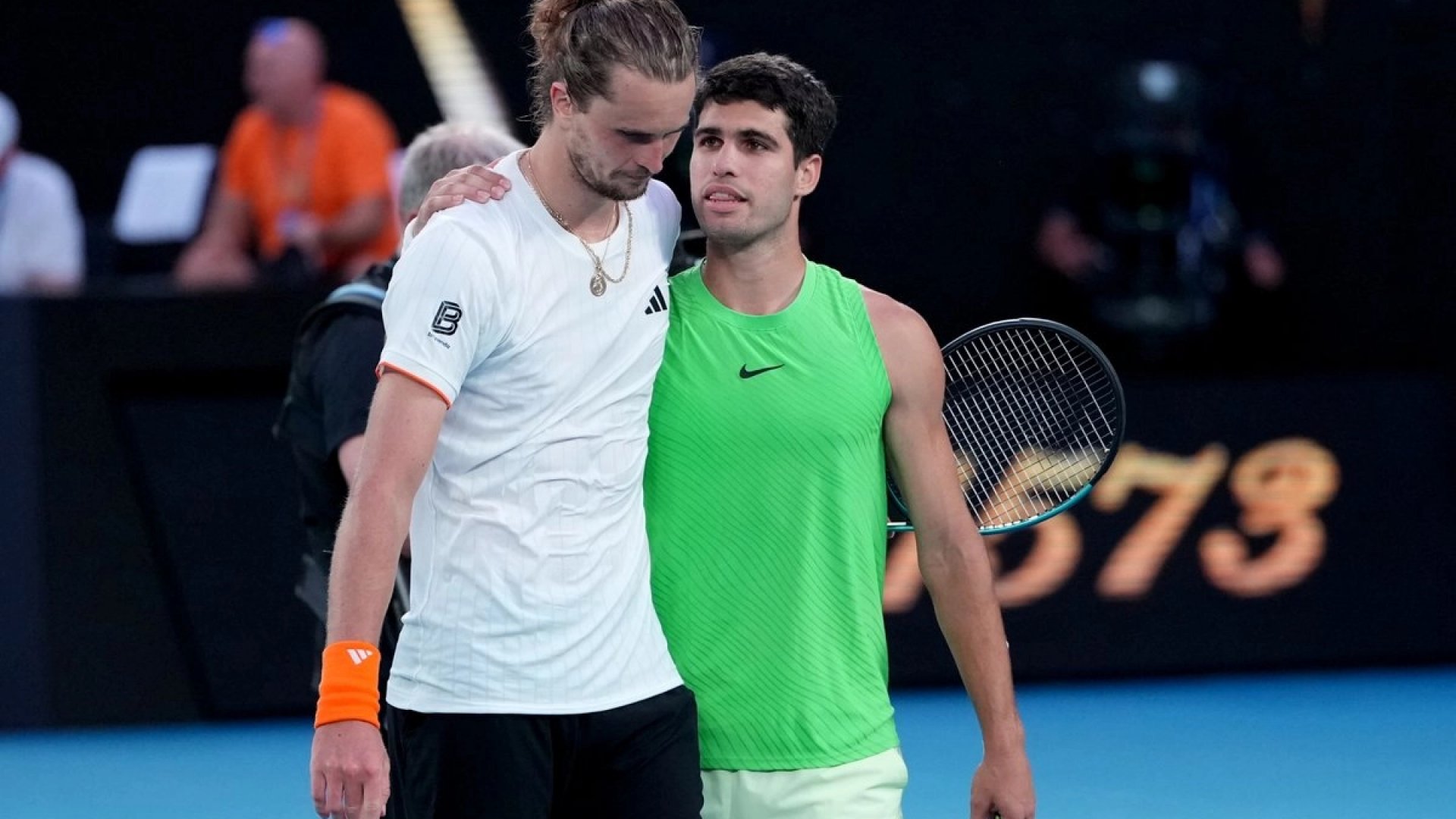 Alcaraz avanza a la final de Australia tras épica batalla de más de cinco horas