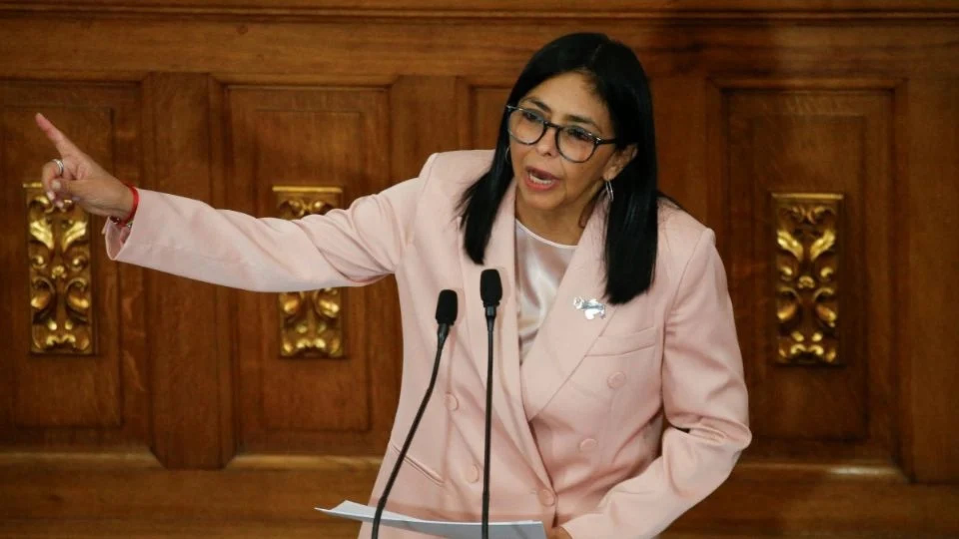 Delcy Rodríguez propone ley de amnistía general para presos políticos detenidos desde 1999