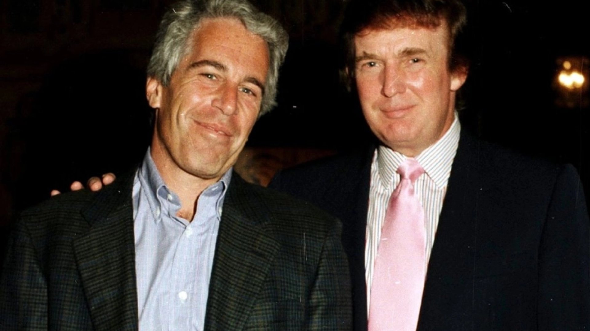 Trump niega haber sido amigo de Epstein; denuncia conspiración
