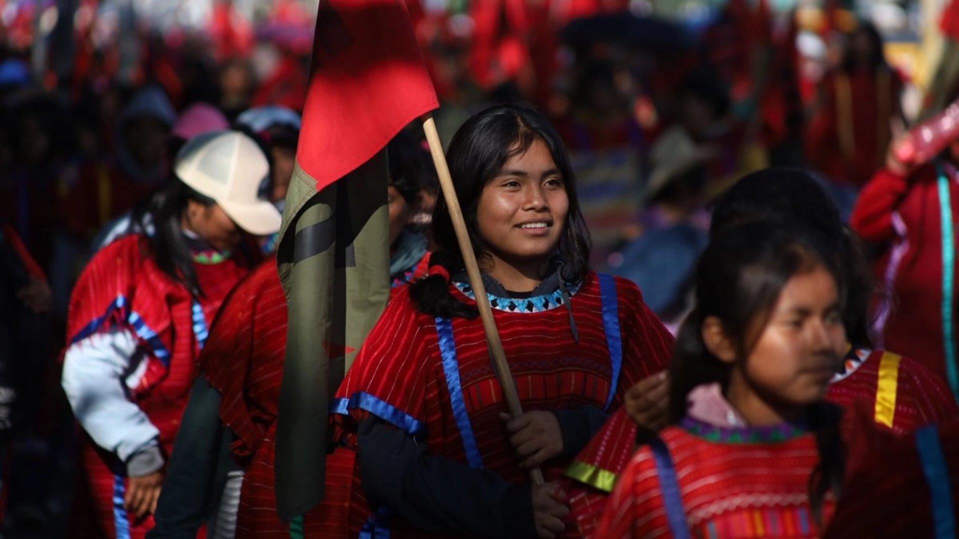 Marchan para exigir justicia por 21 miembros del MULT asesinados en Oaxaca