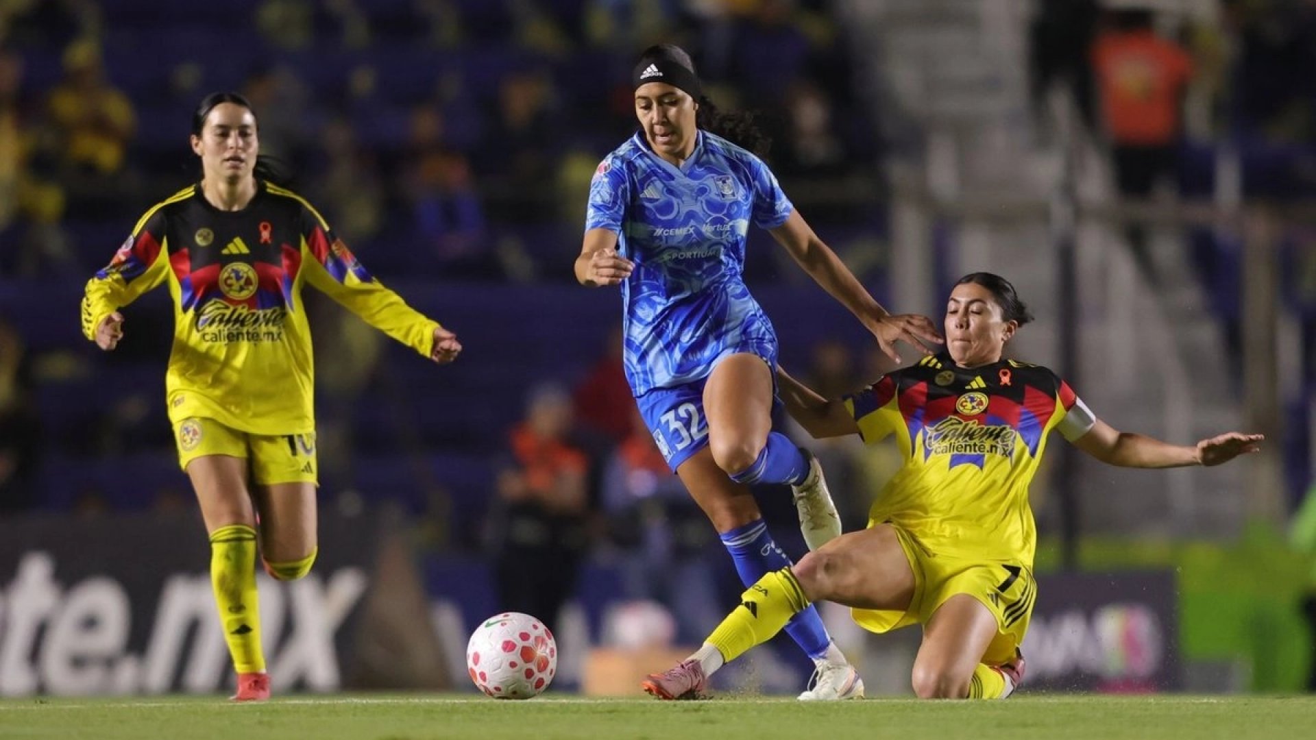Aaliyah Farmer deja la Liga MX Femenil tras ser víctima de acoso