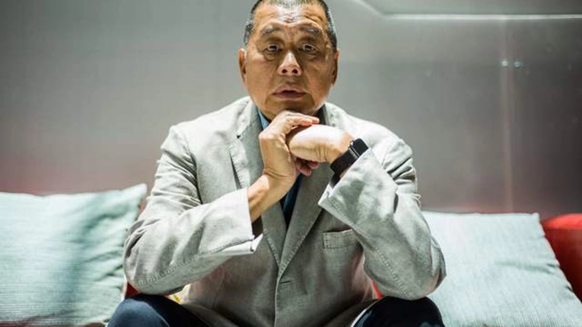 Condenan a 20 años de prisión a empresario de medios de Hong Kong por cargos de conspiración