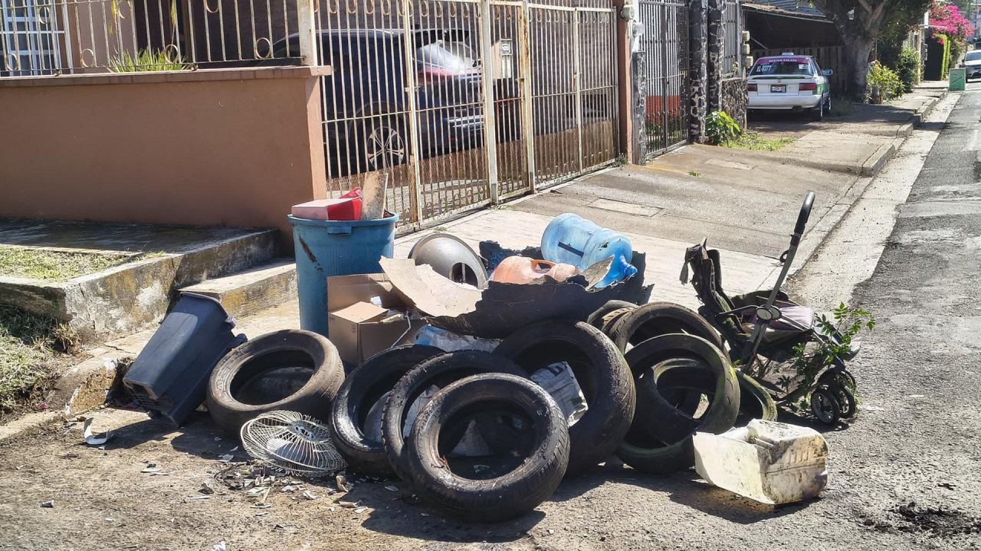 Ayuntamiento de Xalapa realiza Larvatón en la colonia Mártires de Chicago