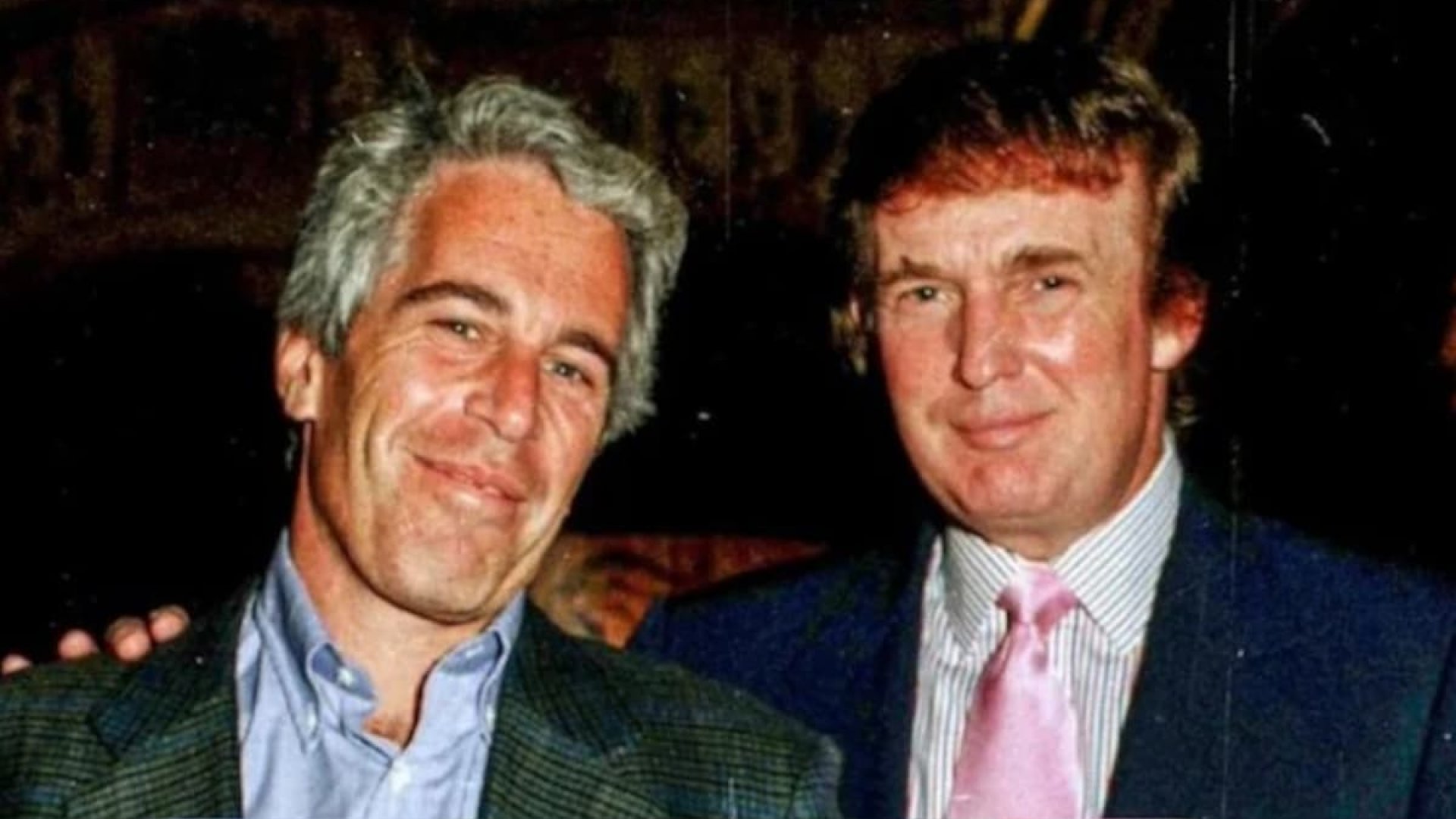 Socia de Epstein pide clemencia a cambio de exculpar a Trump