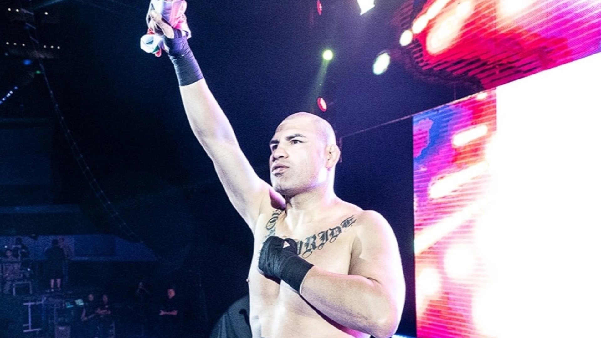 Caín Velásquez, excampeón de la UFC, sale de prisión y recupera su libertad condicional