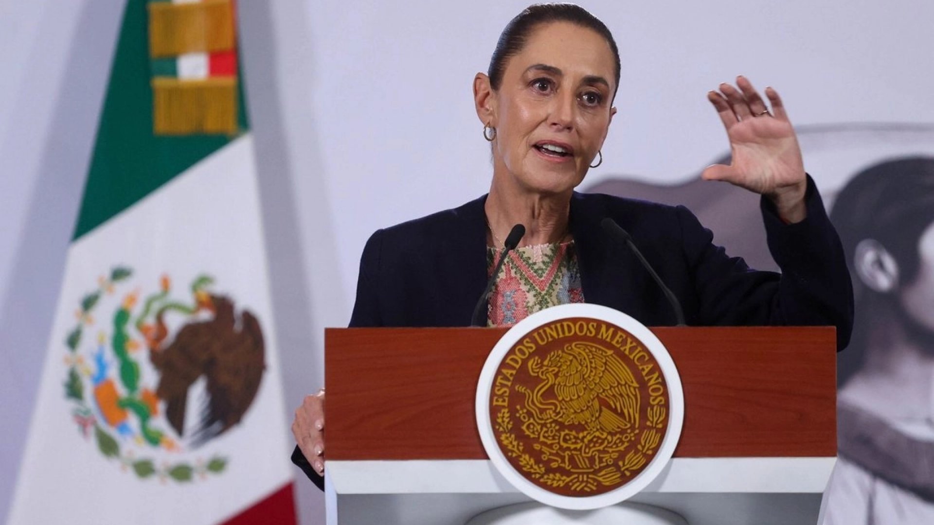 Sheinbaum señala que libros de texto no son patrimonio de una sola persona tras salida de Marx Arriaga de la SEP