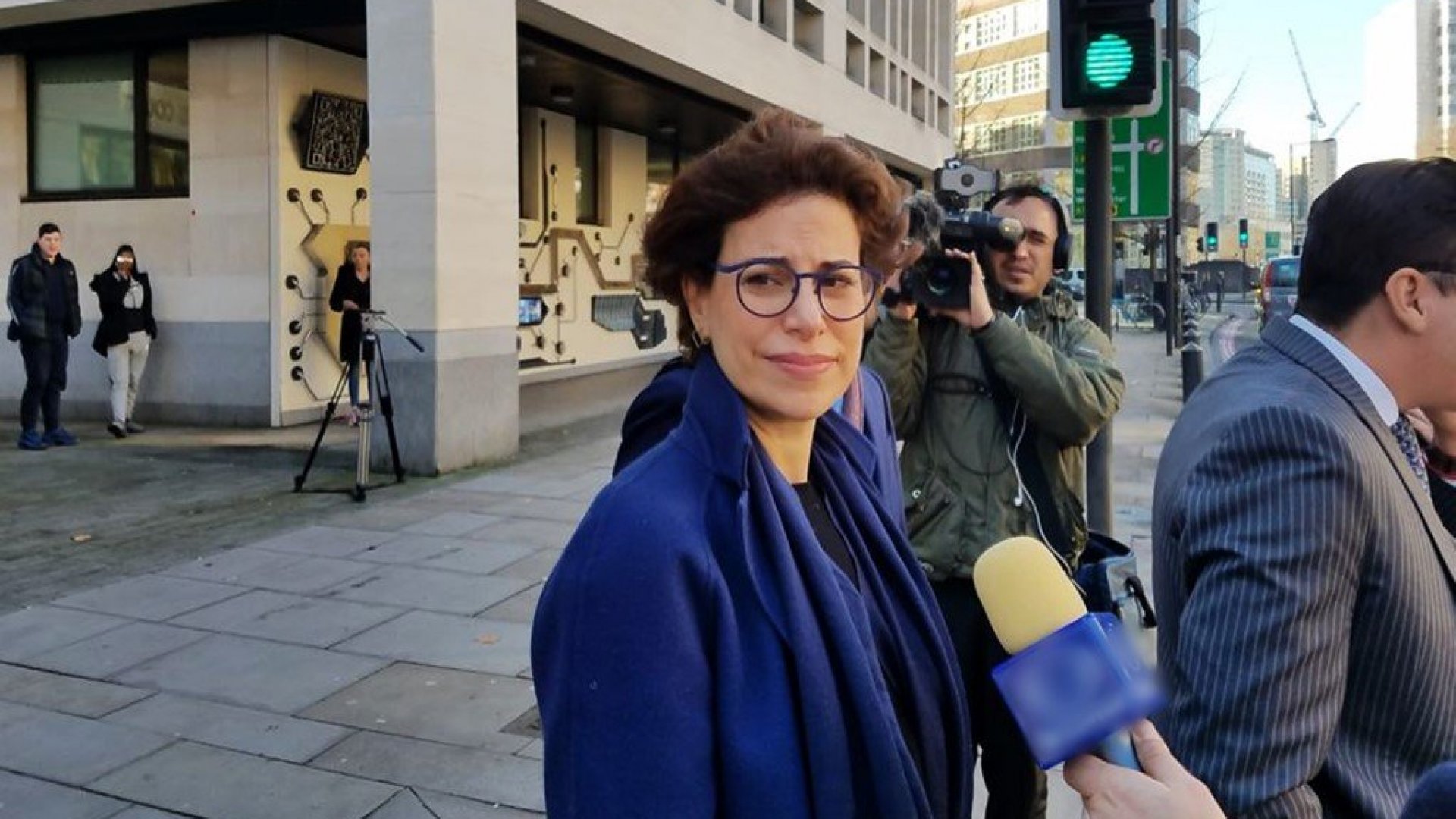 SRE envía hoy a Reino Unido extrañamiento por asilo político a Karime Macías