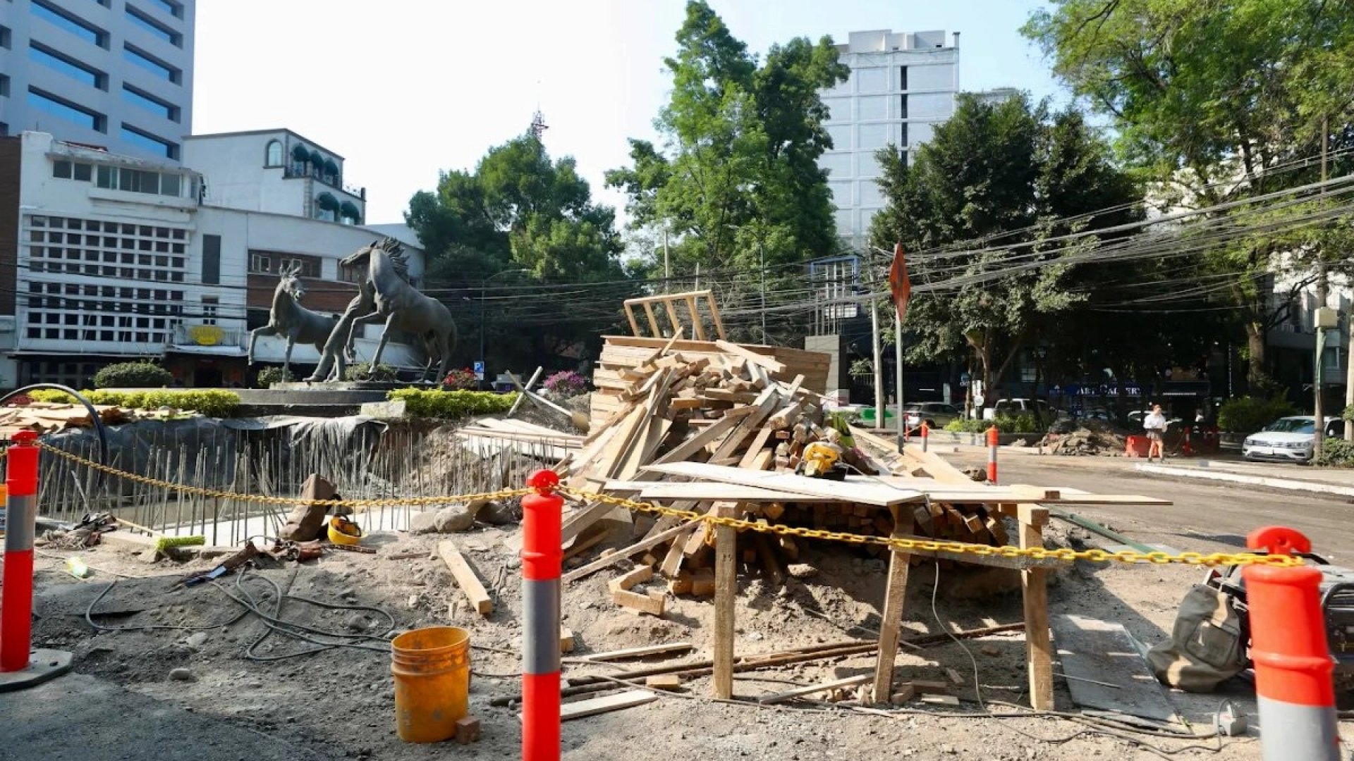 Vecinos denuncian obras “ilegales e innecesarias” en la alcaldía Miguel Hidalgo 