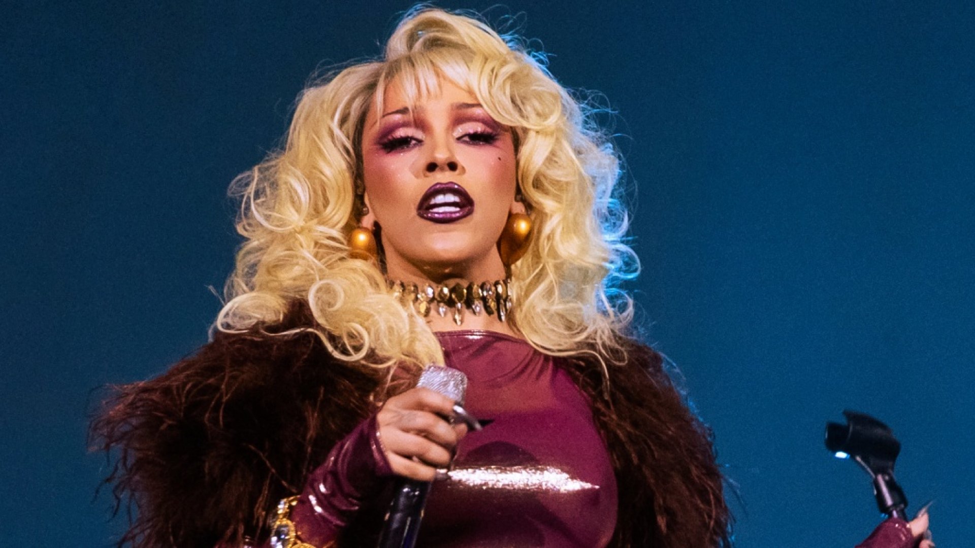 Doja Cat desata el infierno en el Palacio de los Deportes entre luces rojas y trap despiadado