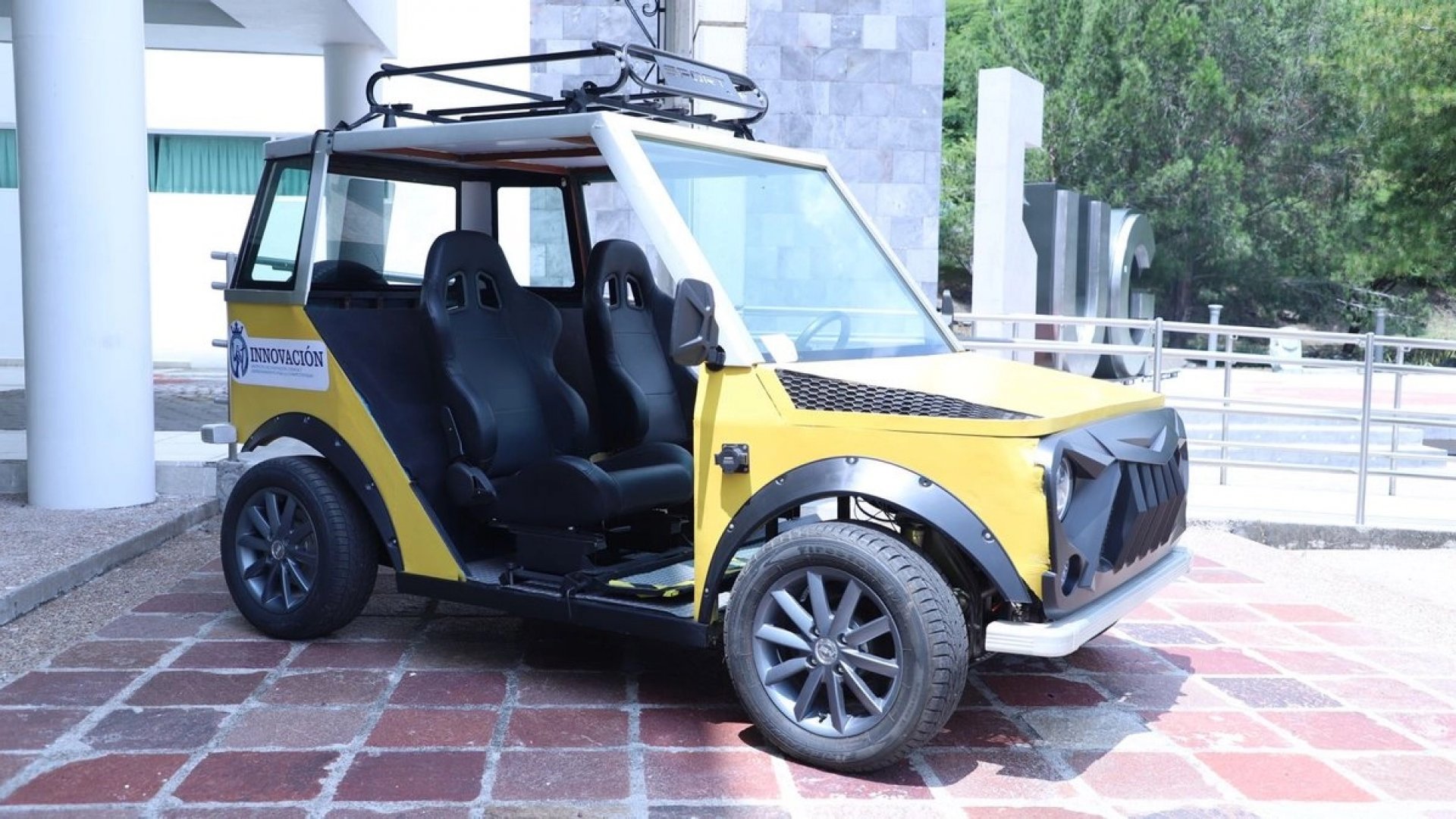 Estudiantes de la Universidad de Guanajuato desarrollan auto eléctrico para personas con discapacidad