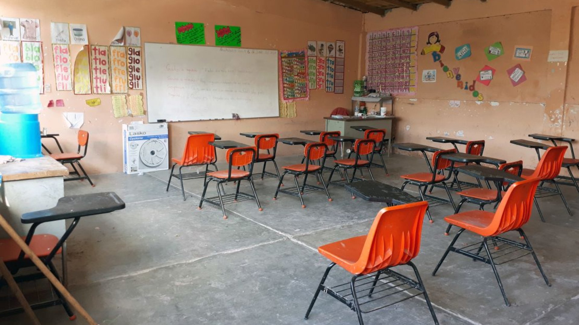 Suspenden clases en varios estados tras bloqueos por muerte de “El Mencho”