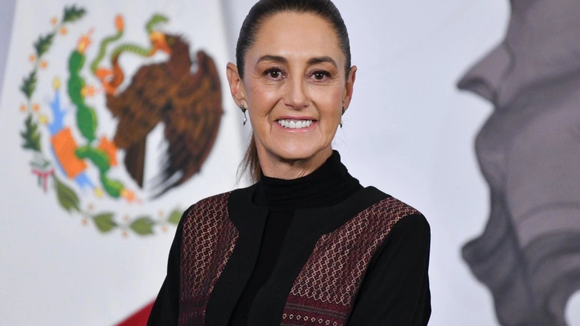 Sheinbaum defiende su reforma electoral y descarta negociar listas plurinominales