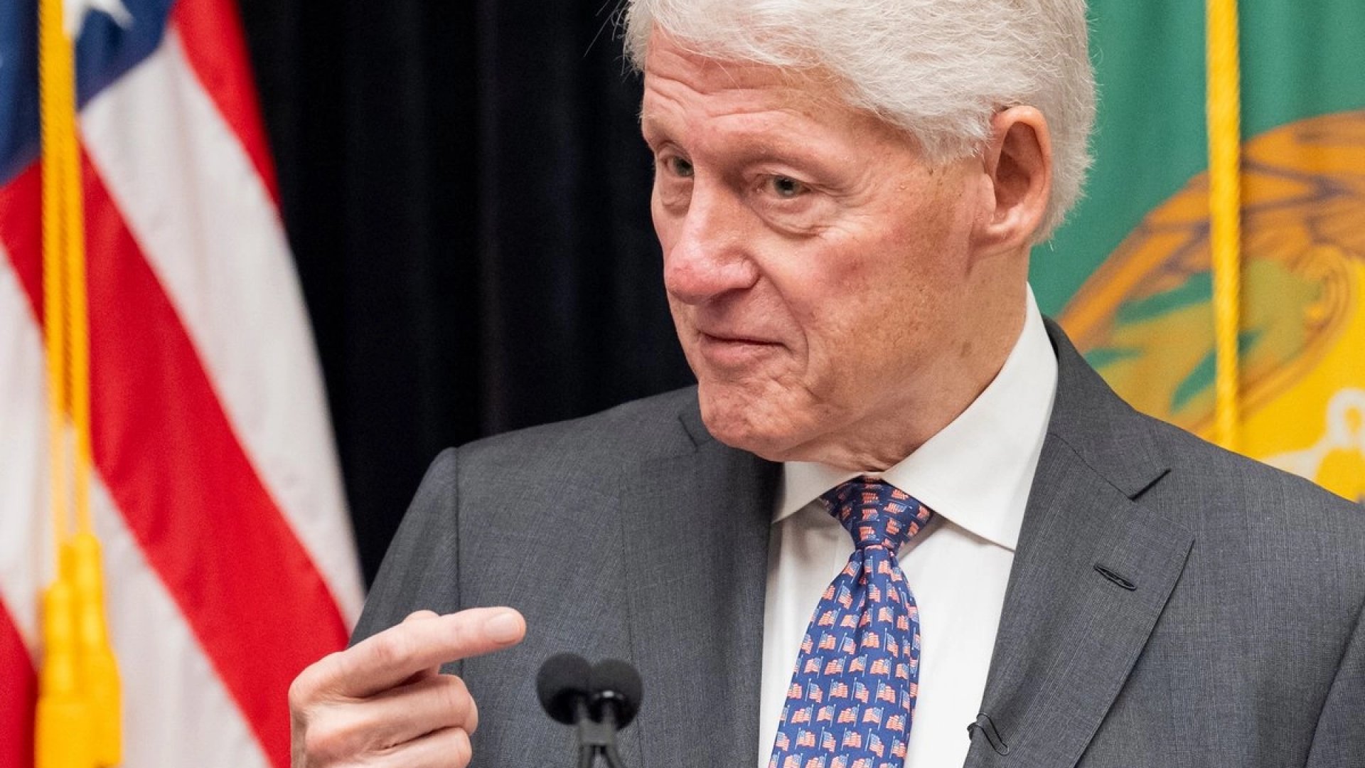 Bill Clinton enfrenta interrogatorio en el Congreso de EE.UU. por sus lazos con Epstein