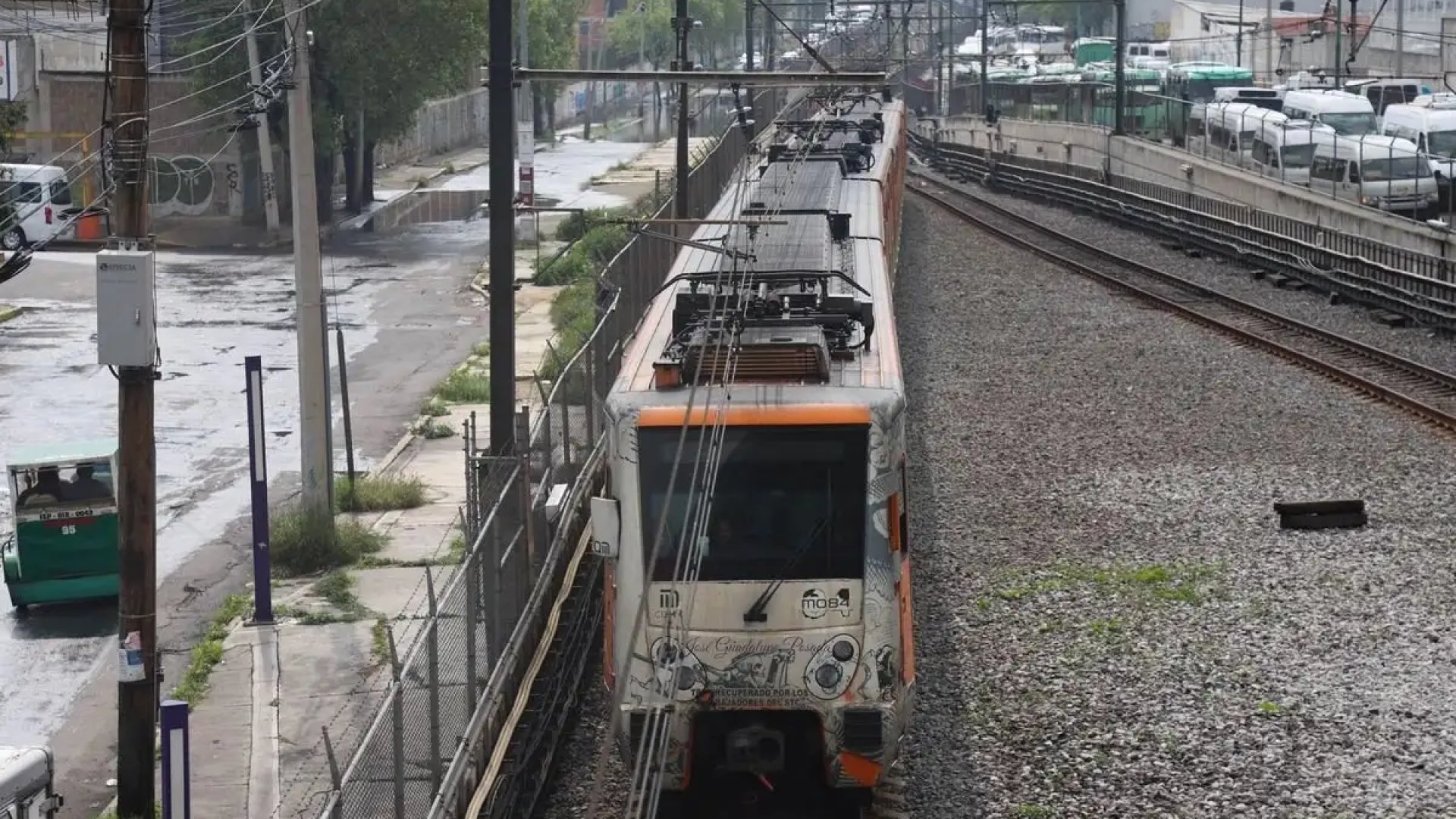 Detienen a cuatro personas por robo de cable en el Metro de la CDMX