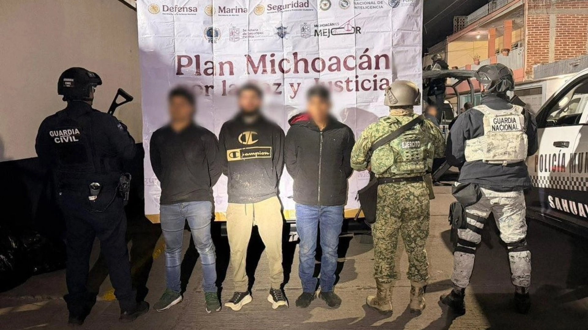 Detienen a presuntos responsables de ataque a la presidencia municipal de Jiquilpan, Michoacán
