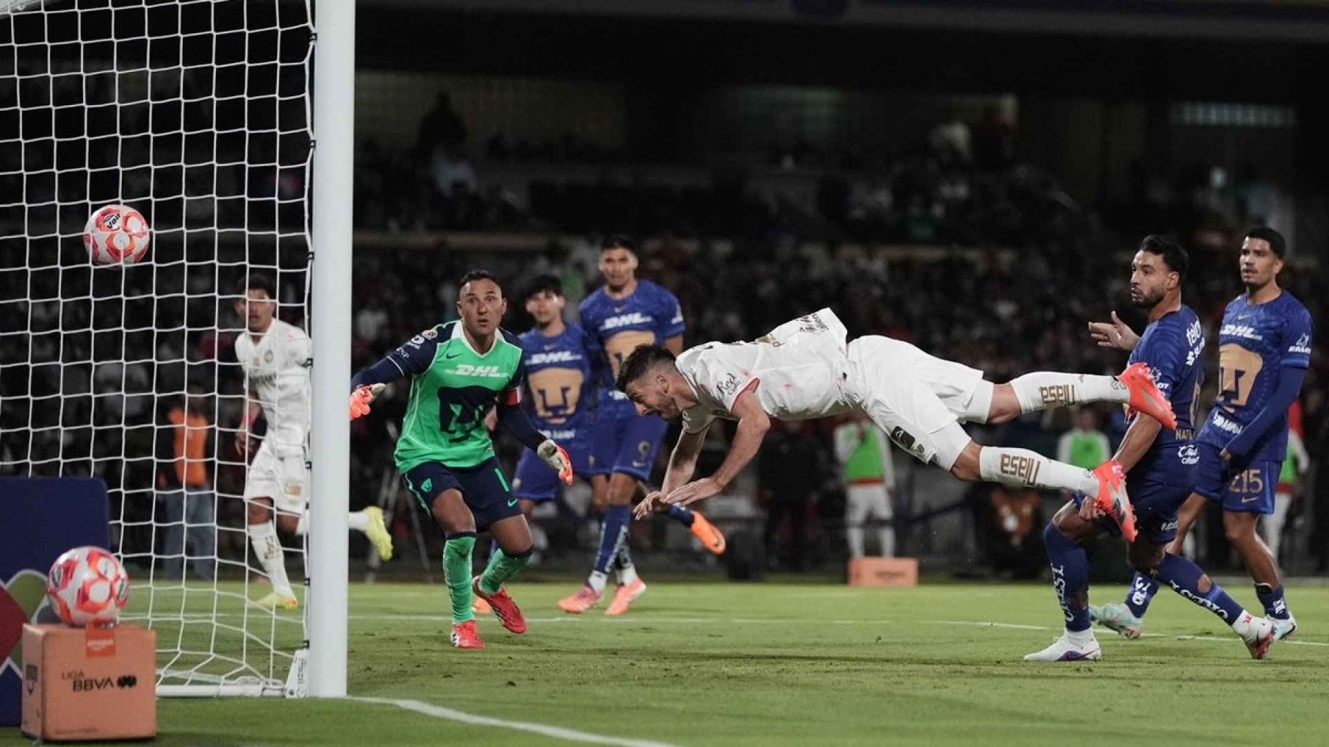 Toluca rompe el invicto de Pumas con remontada en el Clausura 2026