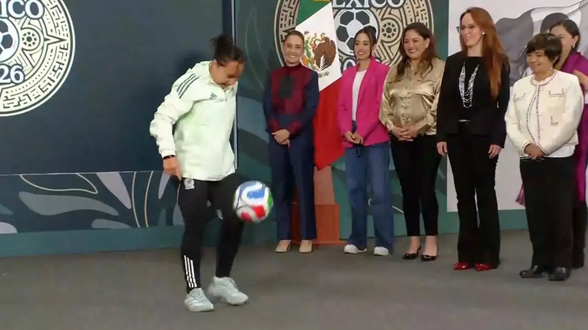 Sheinbaum anuncia concurso de dominadas para elegir a joven que asistirá a inauguración del Mundial 2026