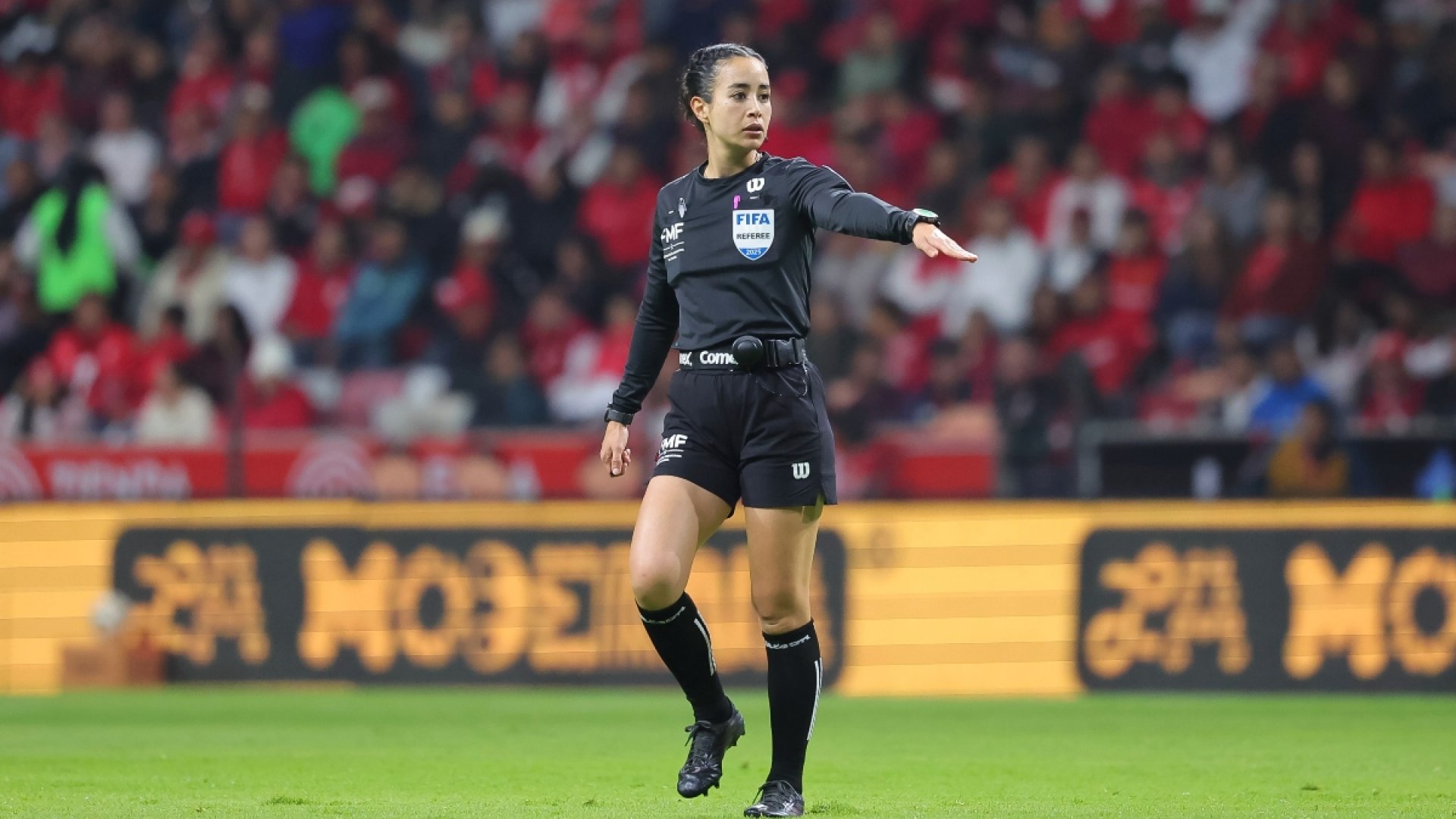 Katia Itzel hace historia como primera árbitra mexicana en un Mundial