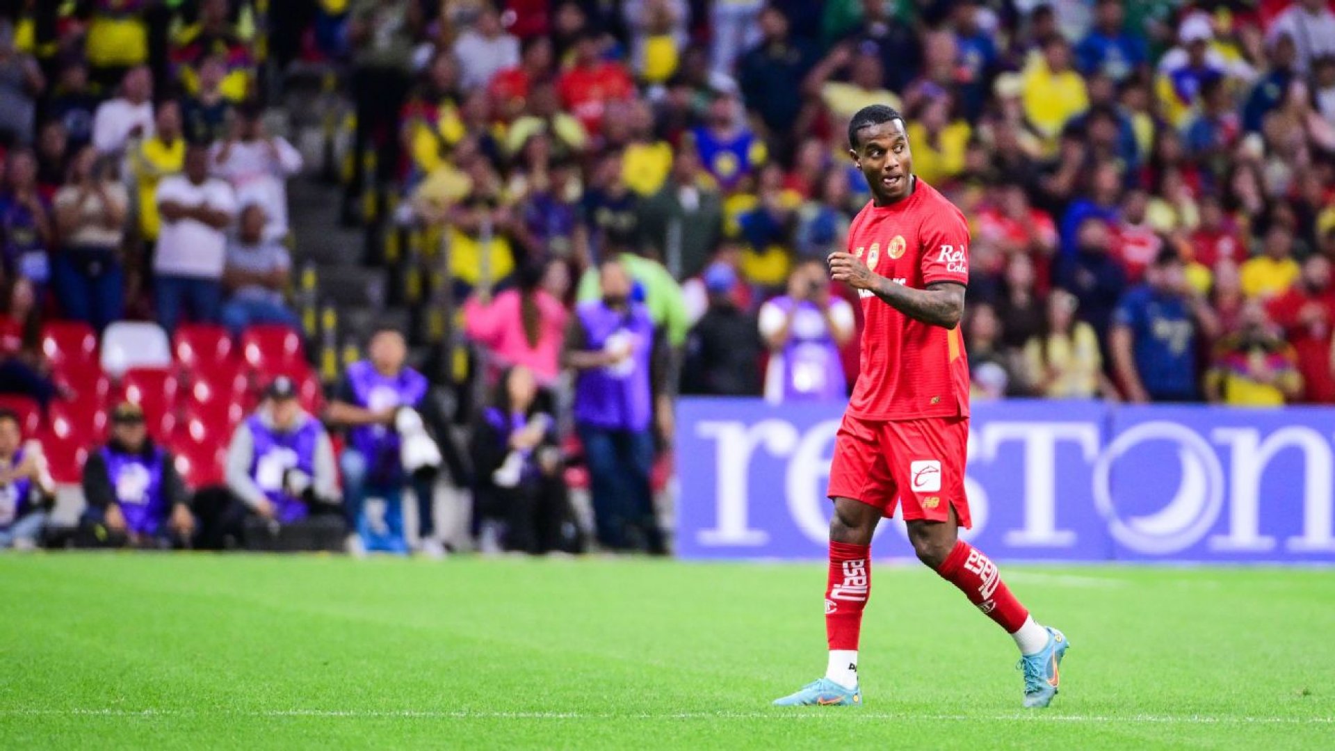 Helinho denuncia racismo tras duelo entre América y Toluca