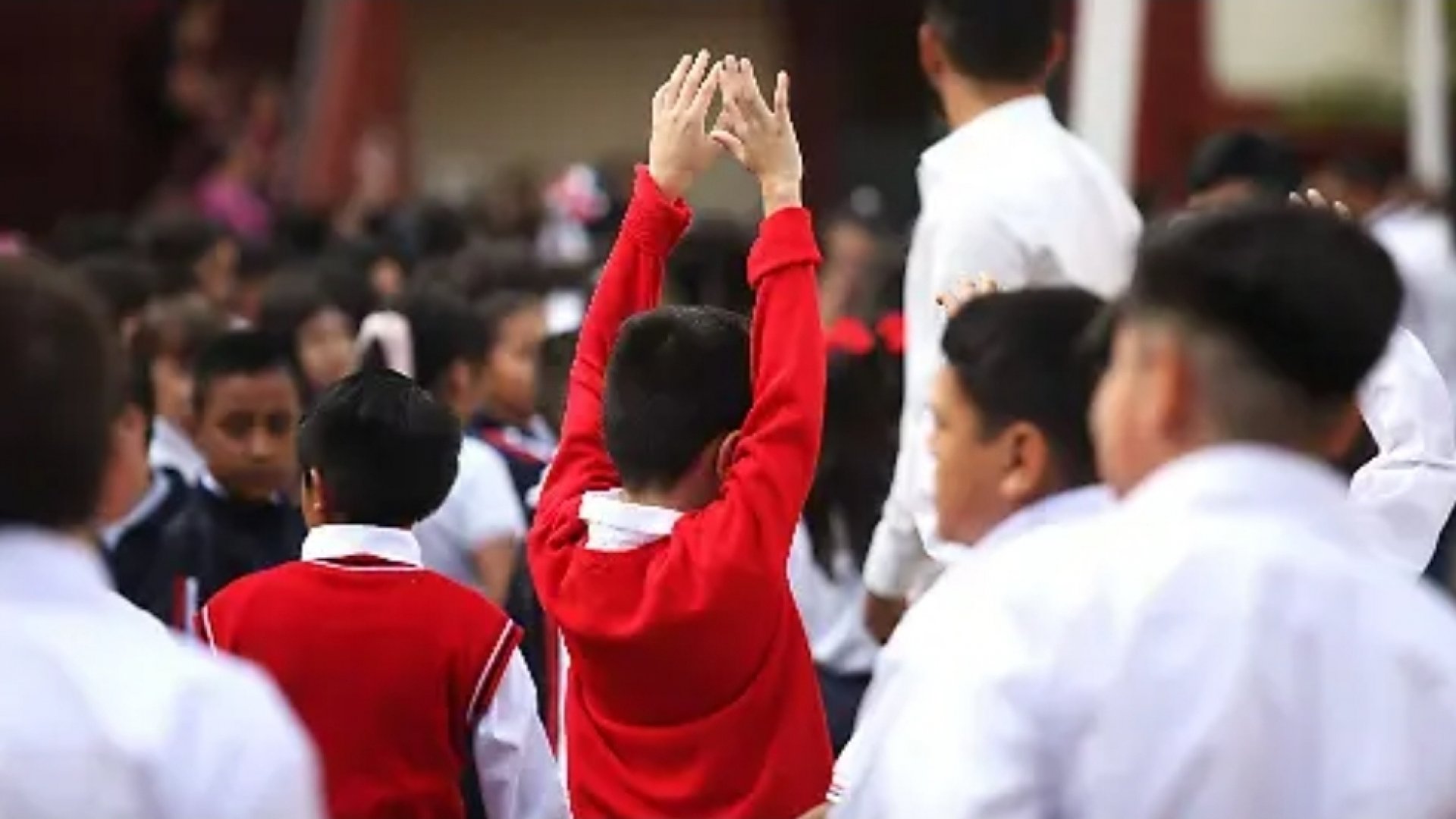 SEP adelanta fin del ciclo escolar por ola de calor y Mundial de Futbol