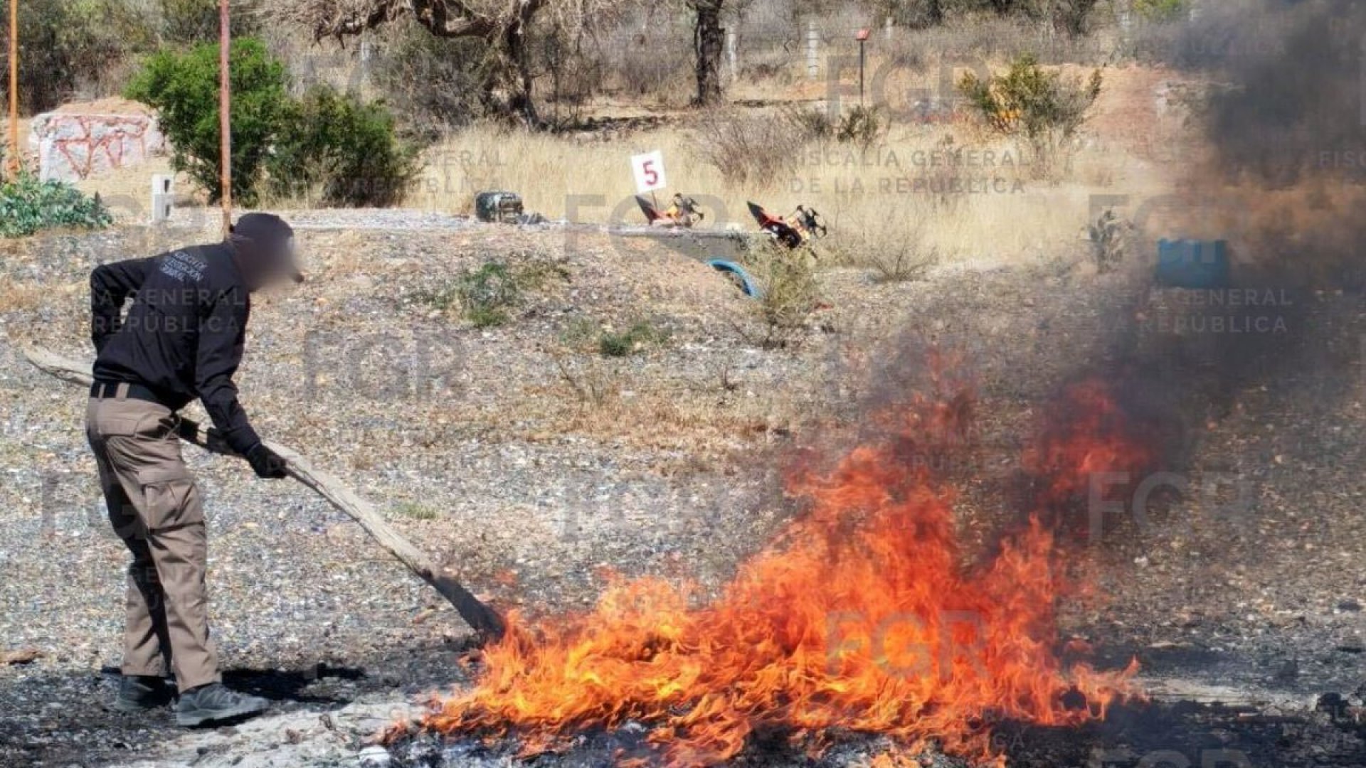Destruyen 430 mil cigarros ilegales, tragamonedas y armas hechizas en Aguascalientes