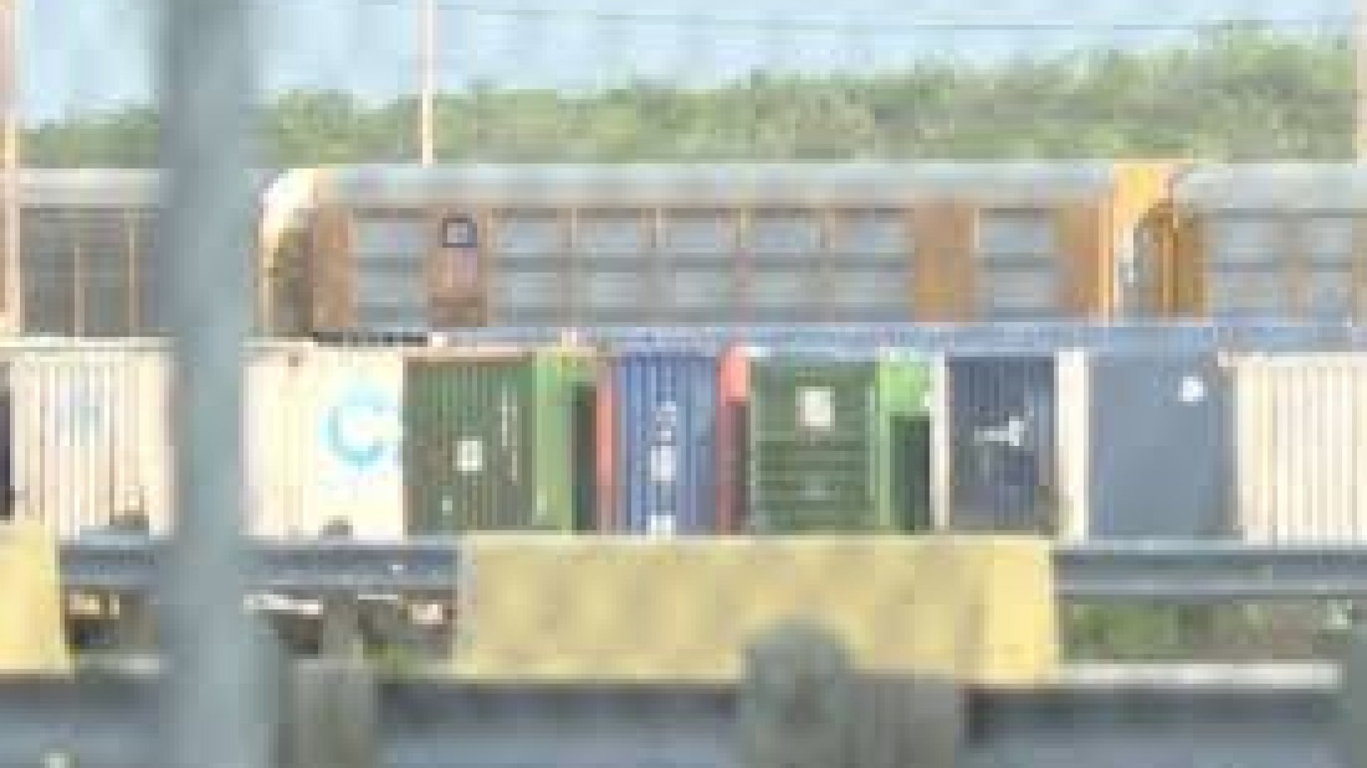 Hallan a tres mexicanos entre migrantes muertos en tren de carga en Laredo