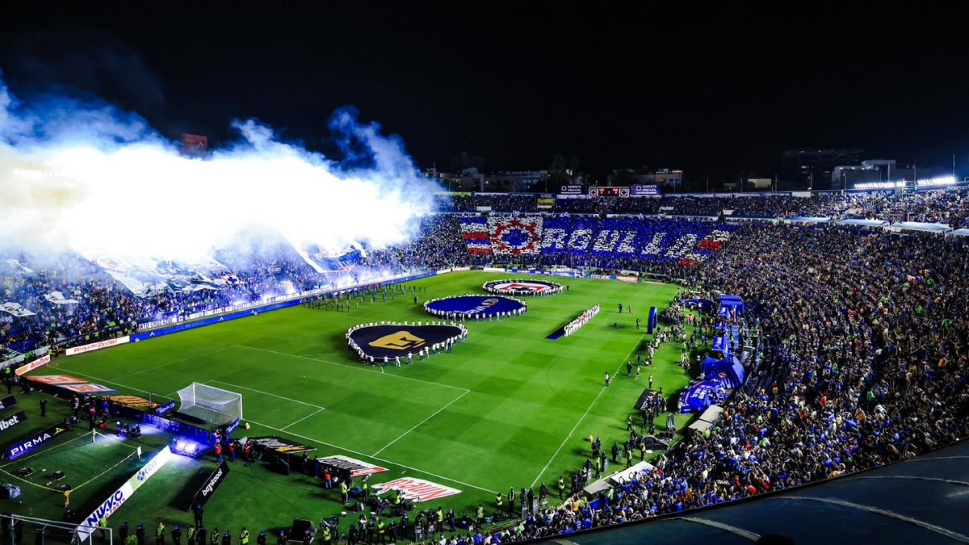 Cruz Azul conquista la décima estrella tras vencer 2-1 a Pumas en CU